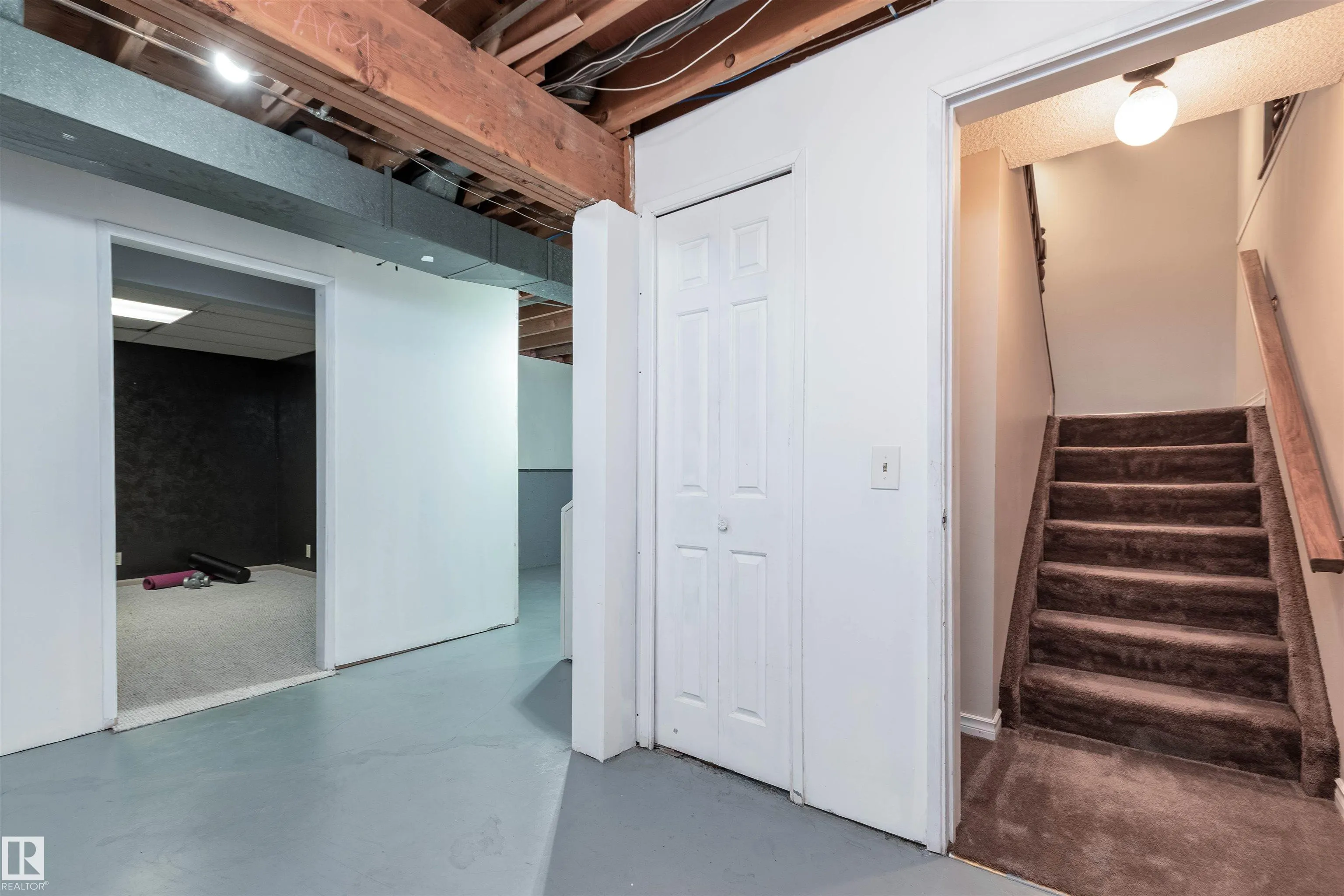 614 WOODBRIDGE Way