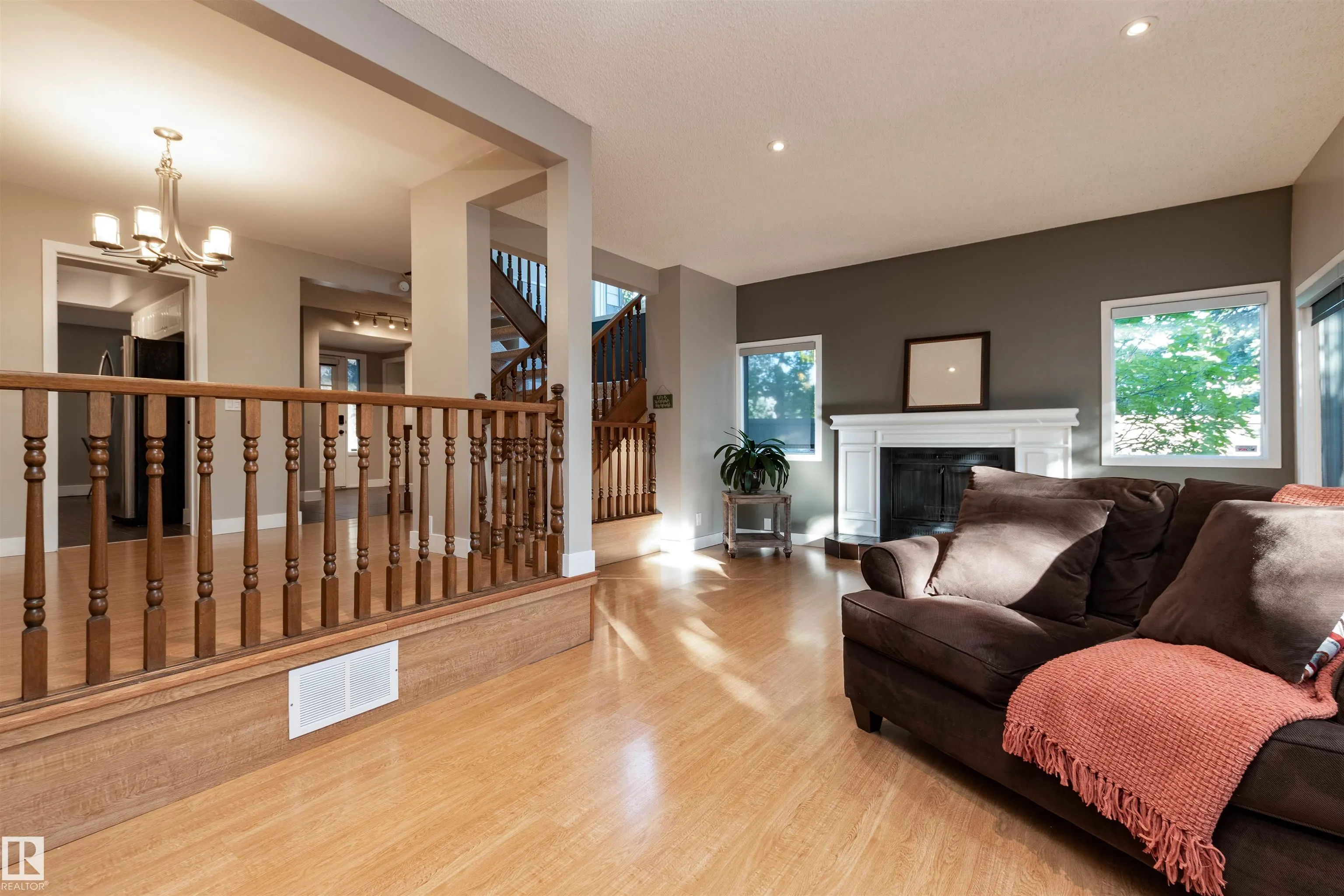 614 WOODBRIDGE Way