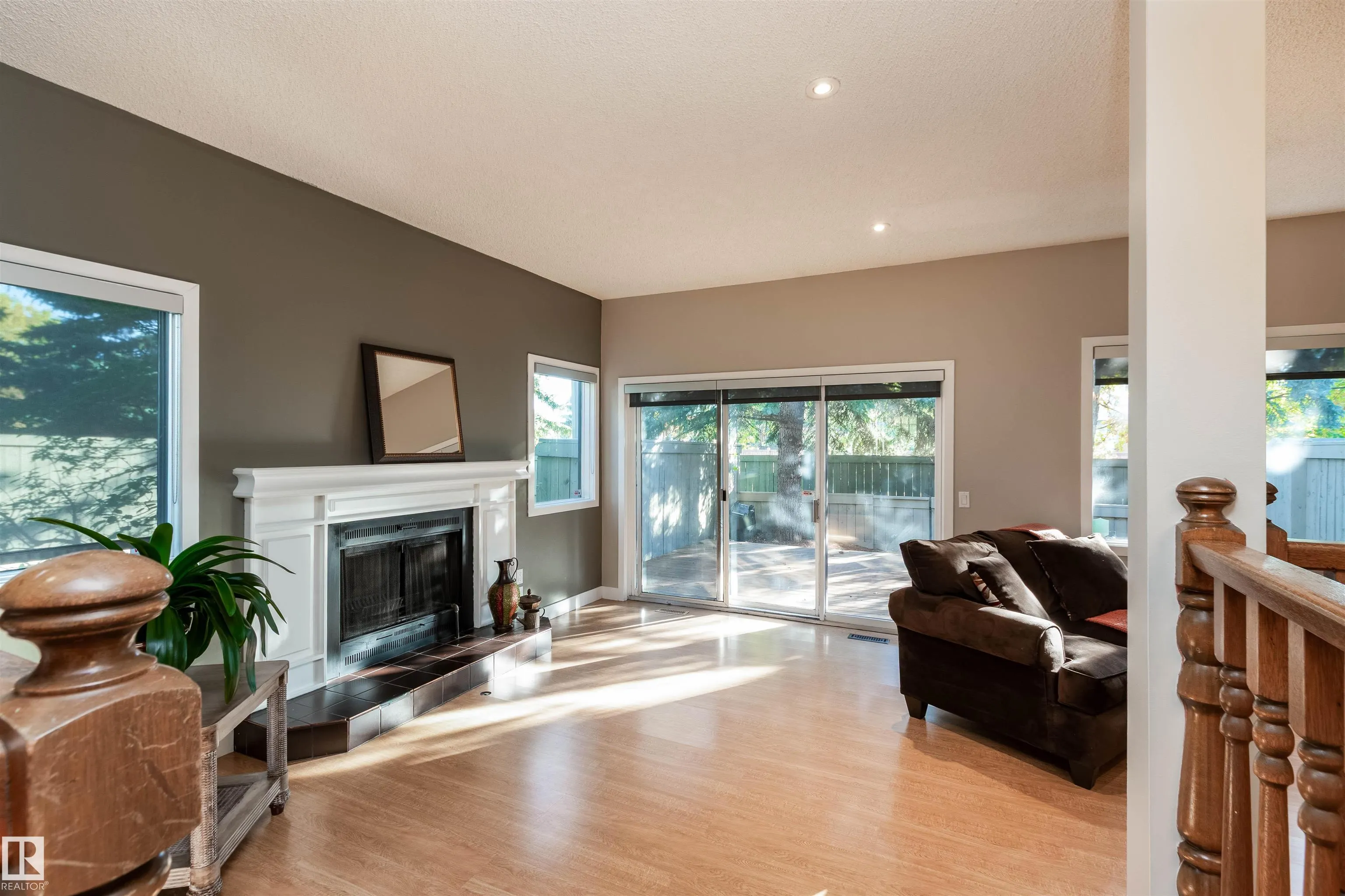 614 WOODBRIDGE Way