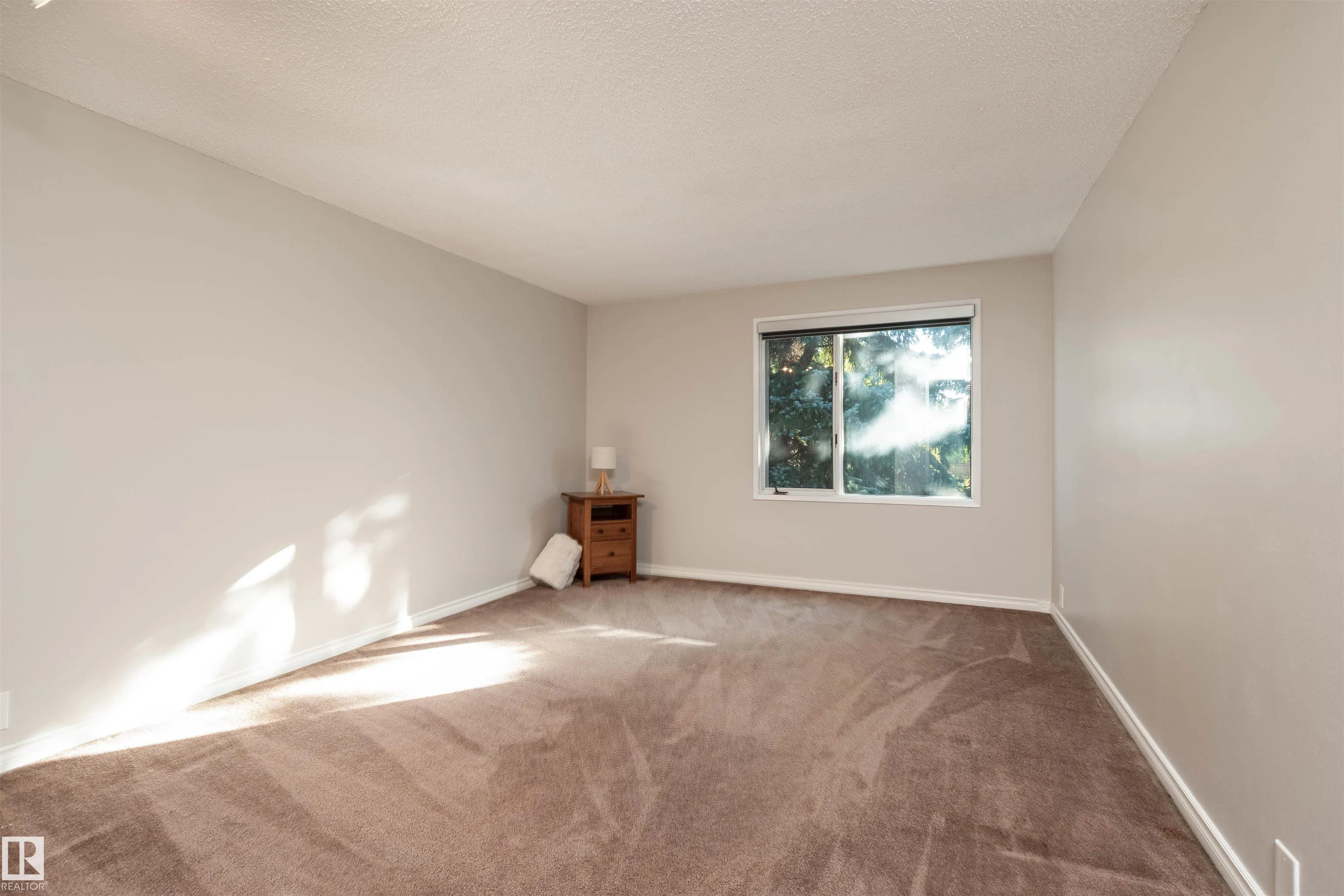 614 WOODBRIDGE Way