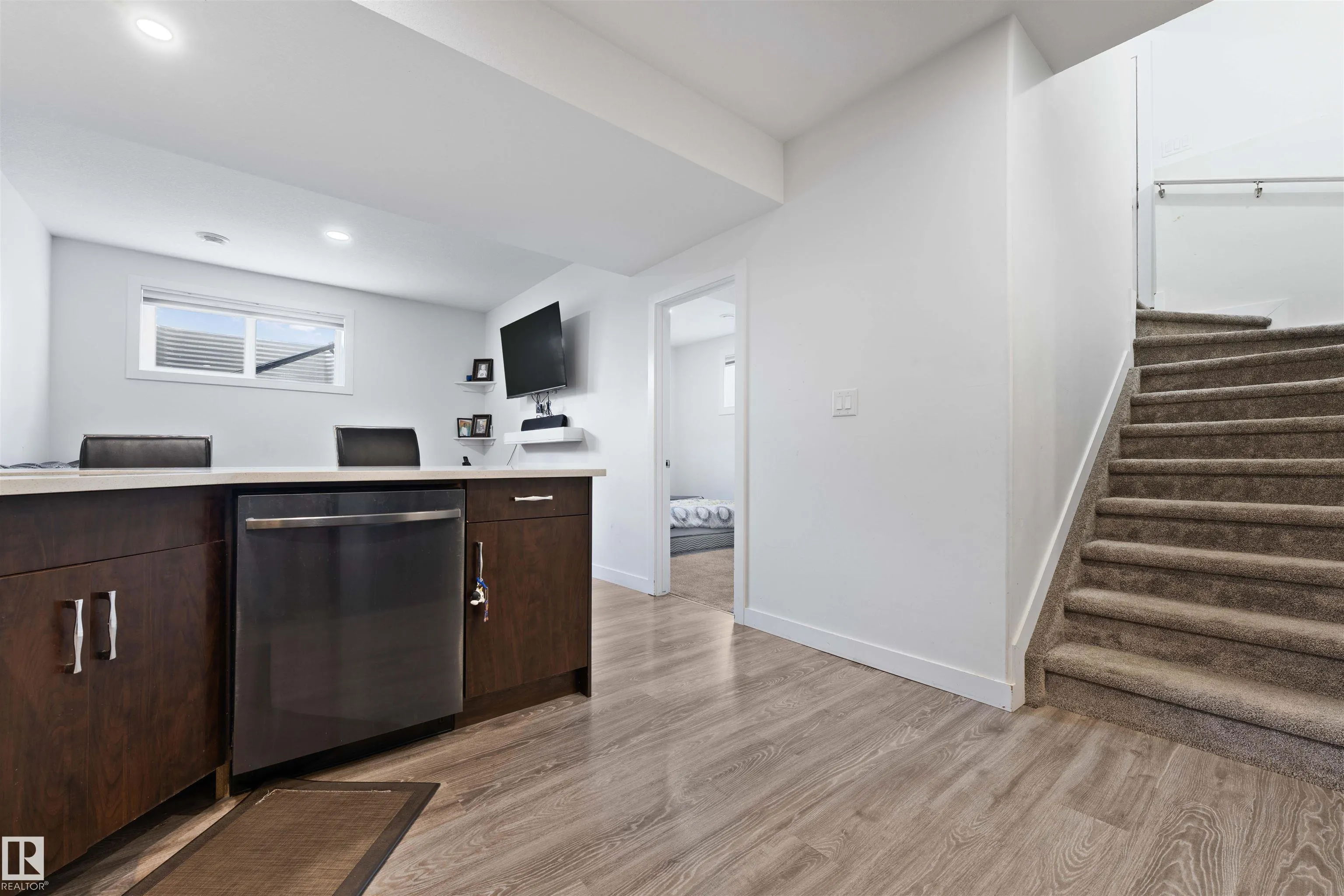 1206 27 Street