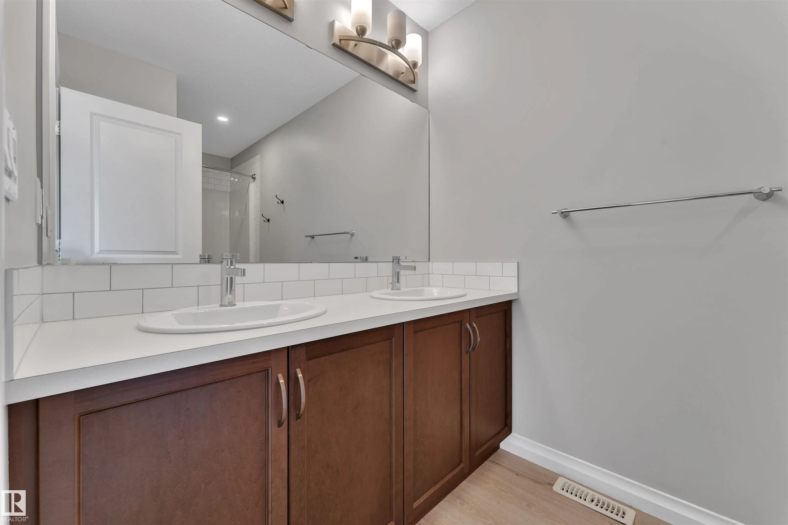 176 CHARLESWORTH Drive