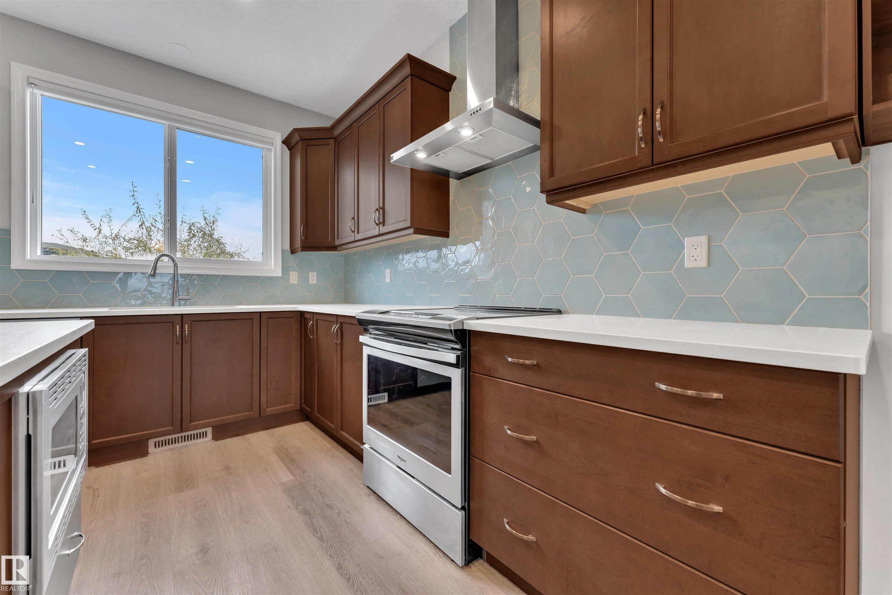 176 CHARLESWORTH Drive