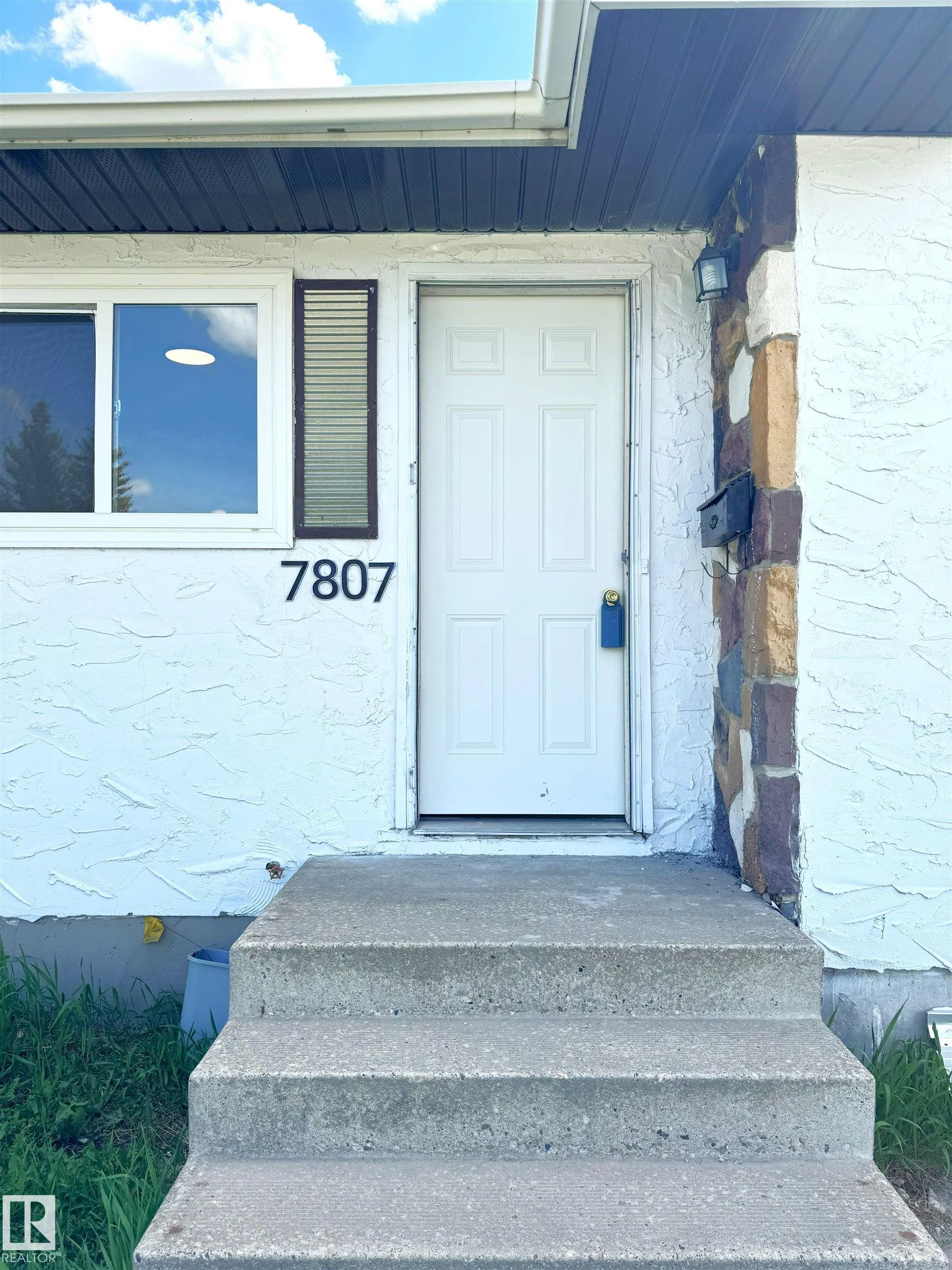 7807 36 Avenue