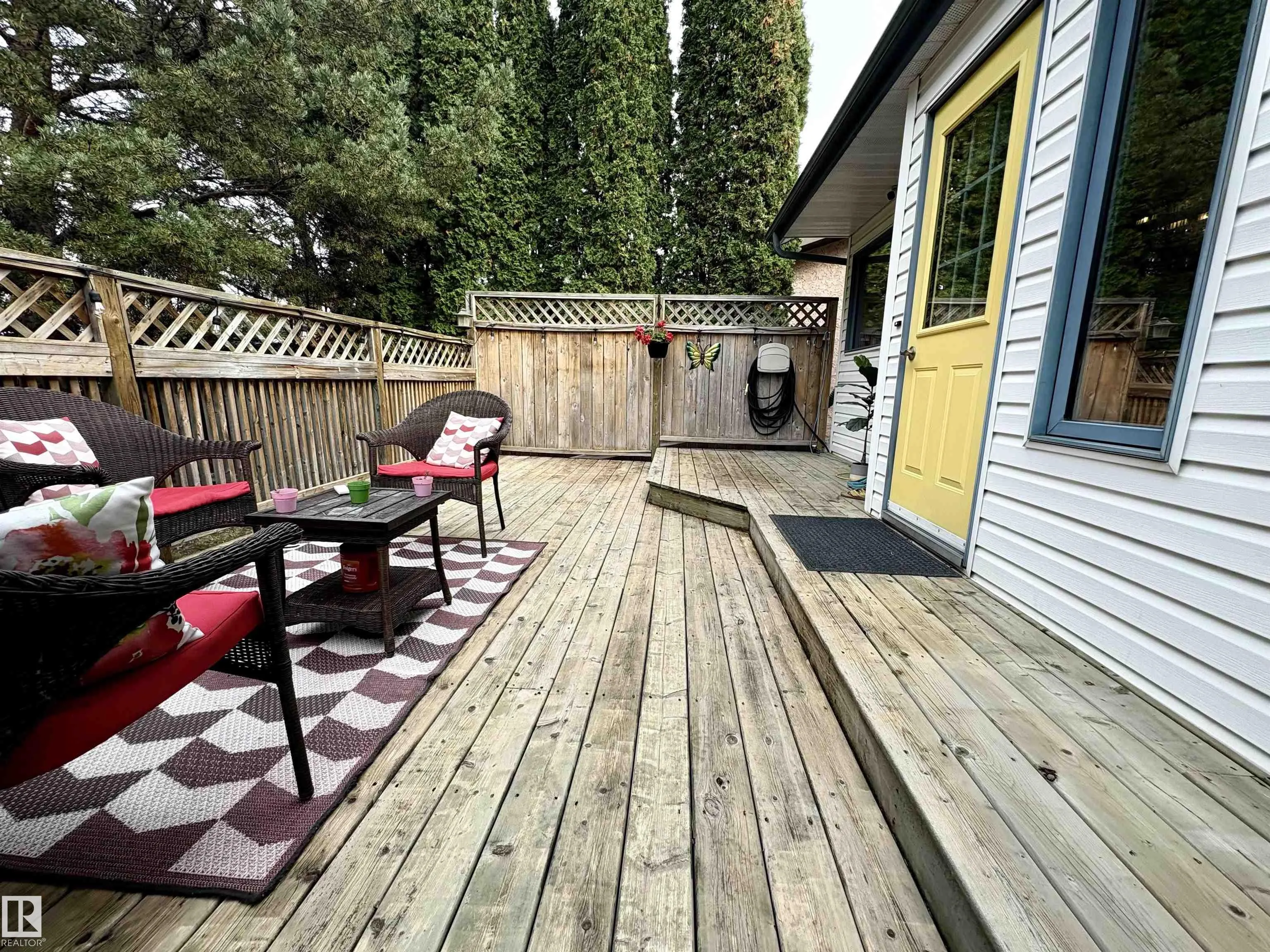 75 WOODSIDE Crescent