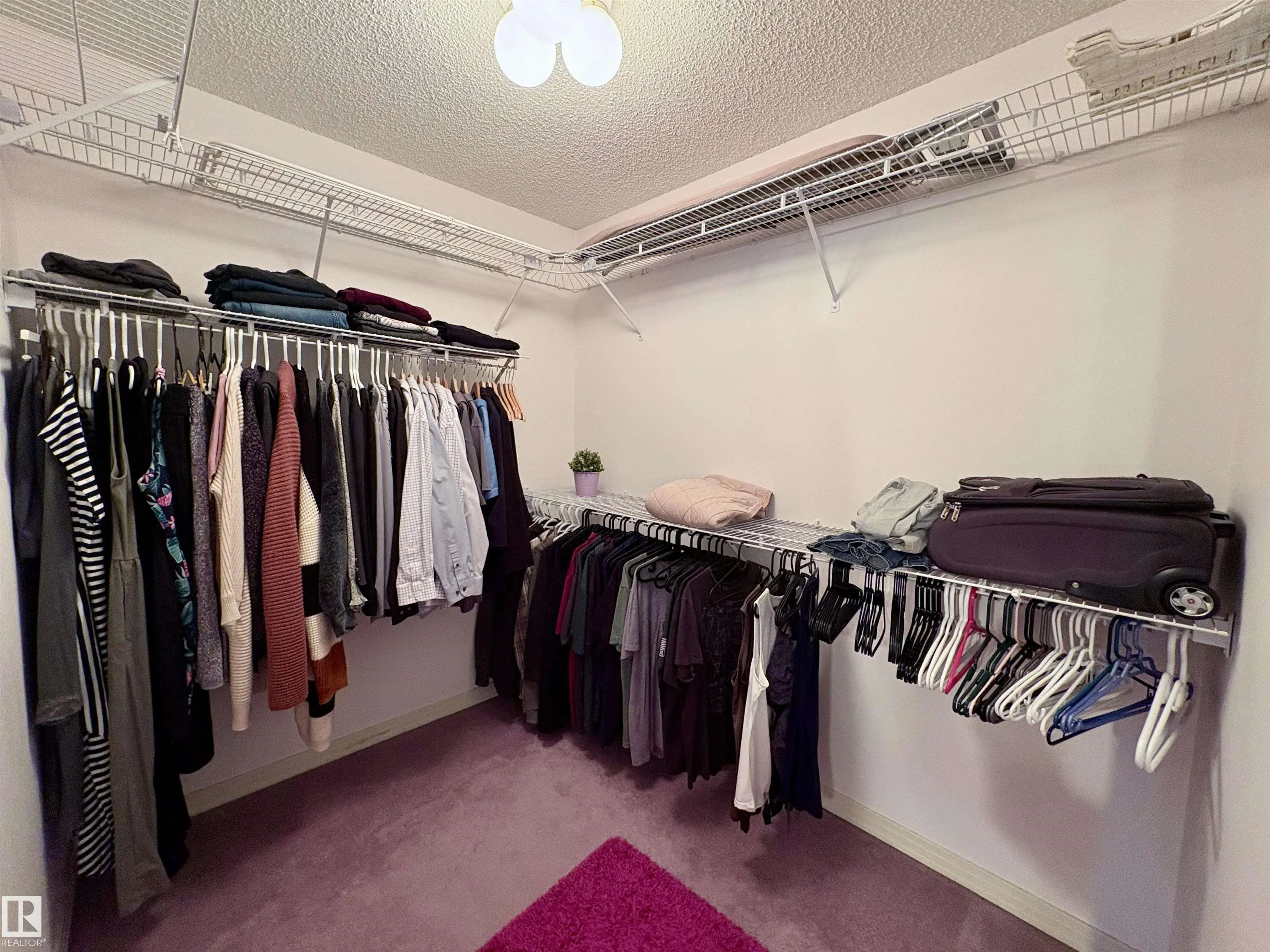 75 WOODSIDE Crescent