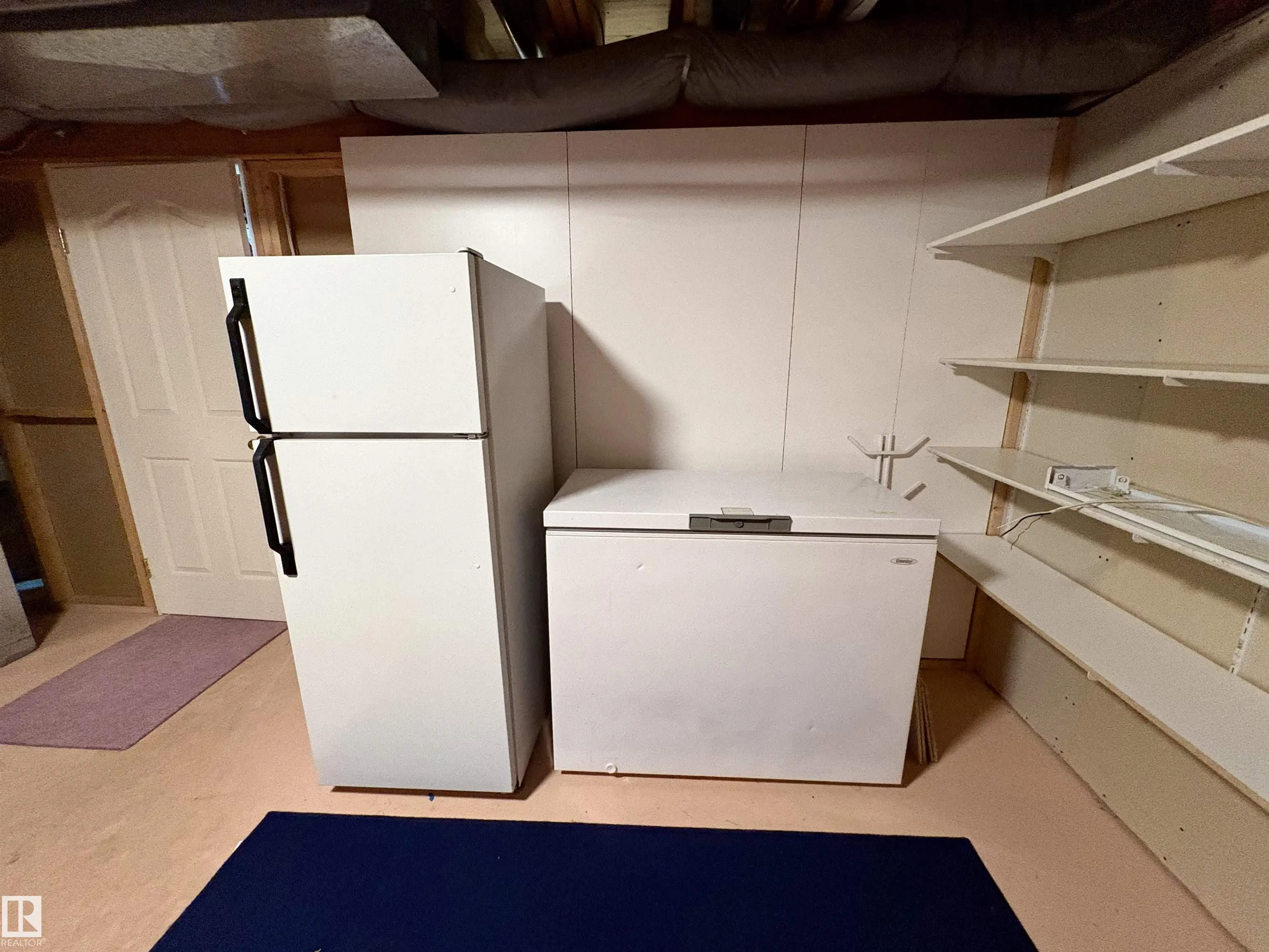 75 WOODSIDE Crescent