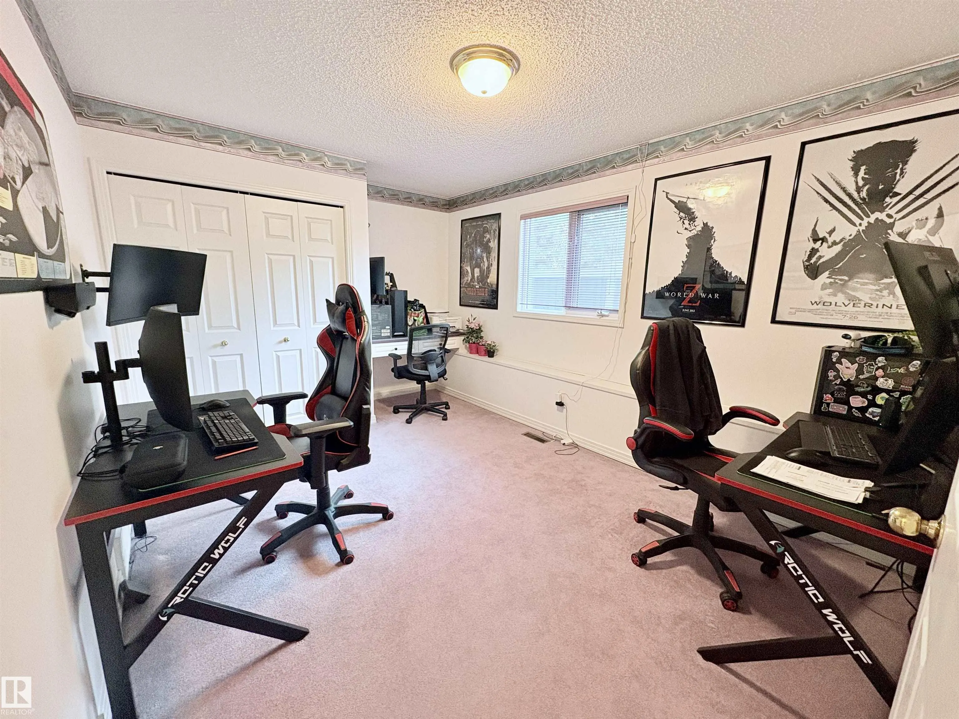 75 WOODSIDE Crescent