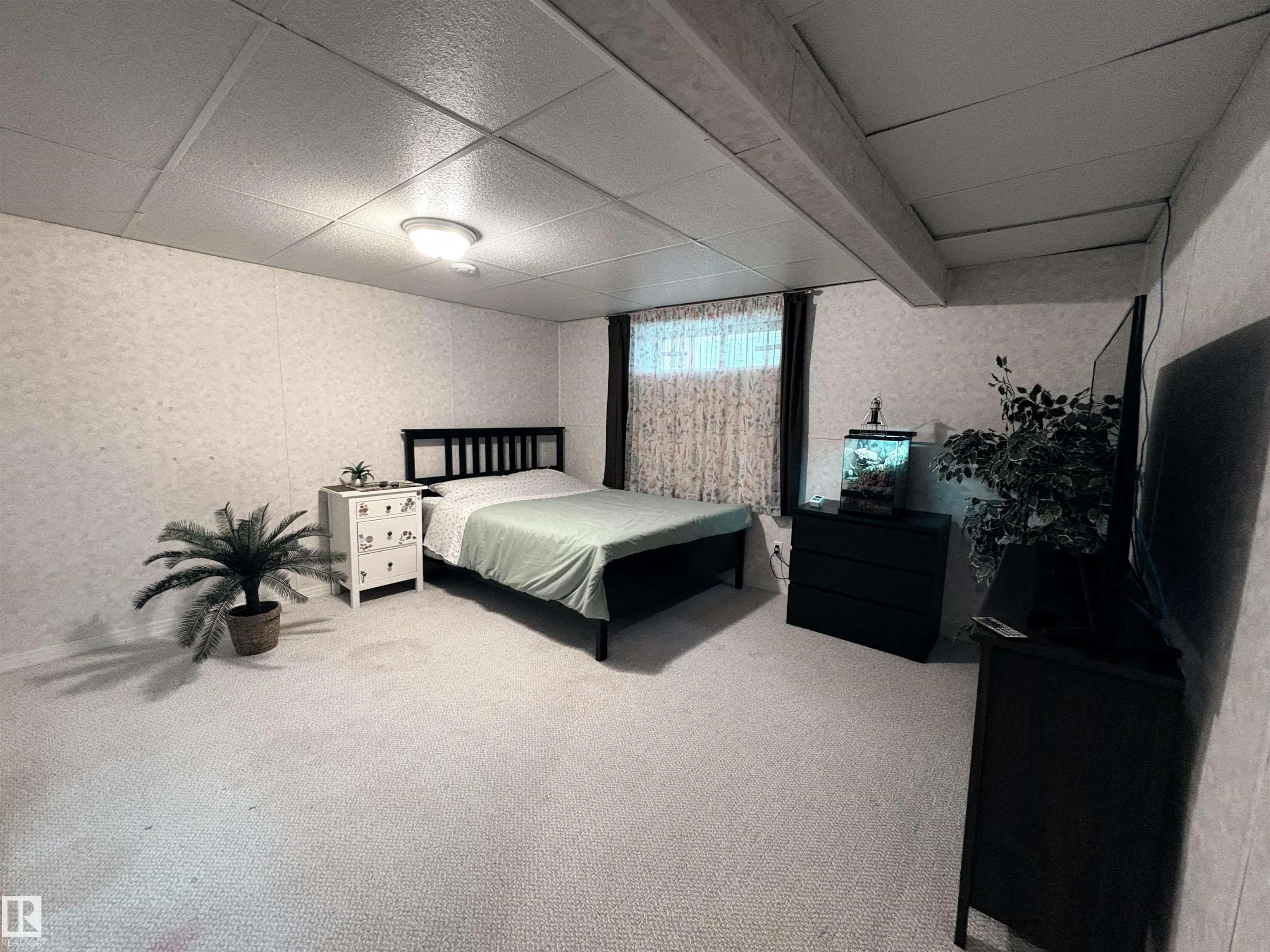 75 WOODSIDE Crescent