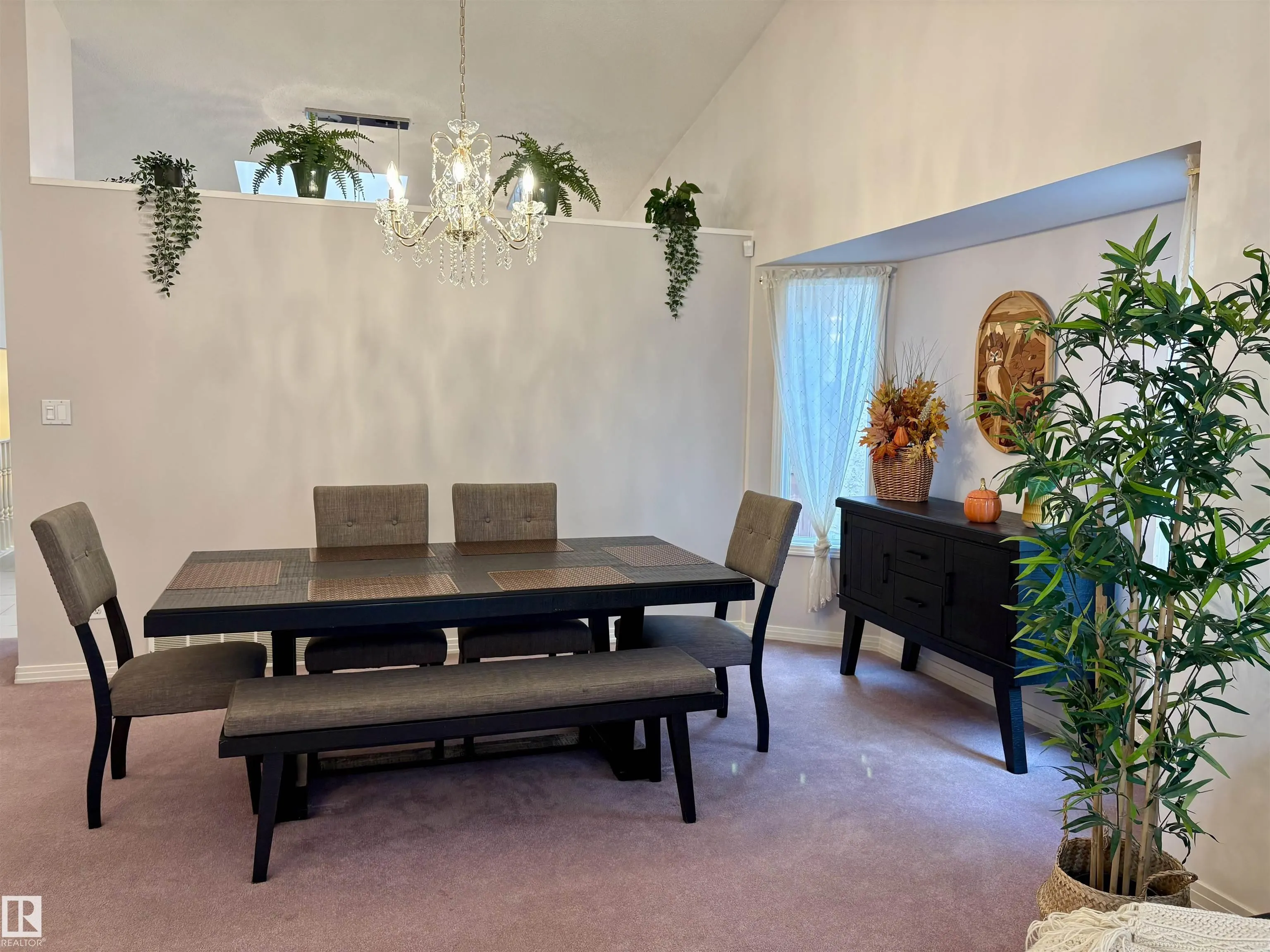 75 WOODSIDE Crescent