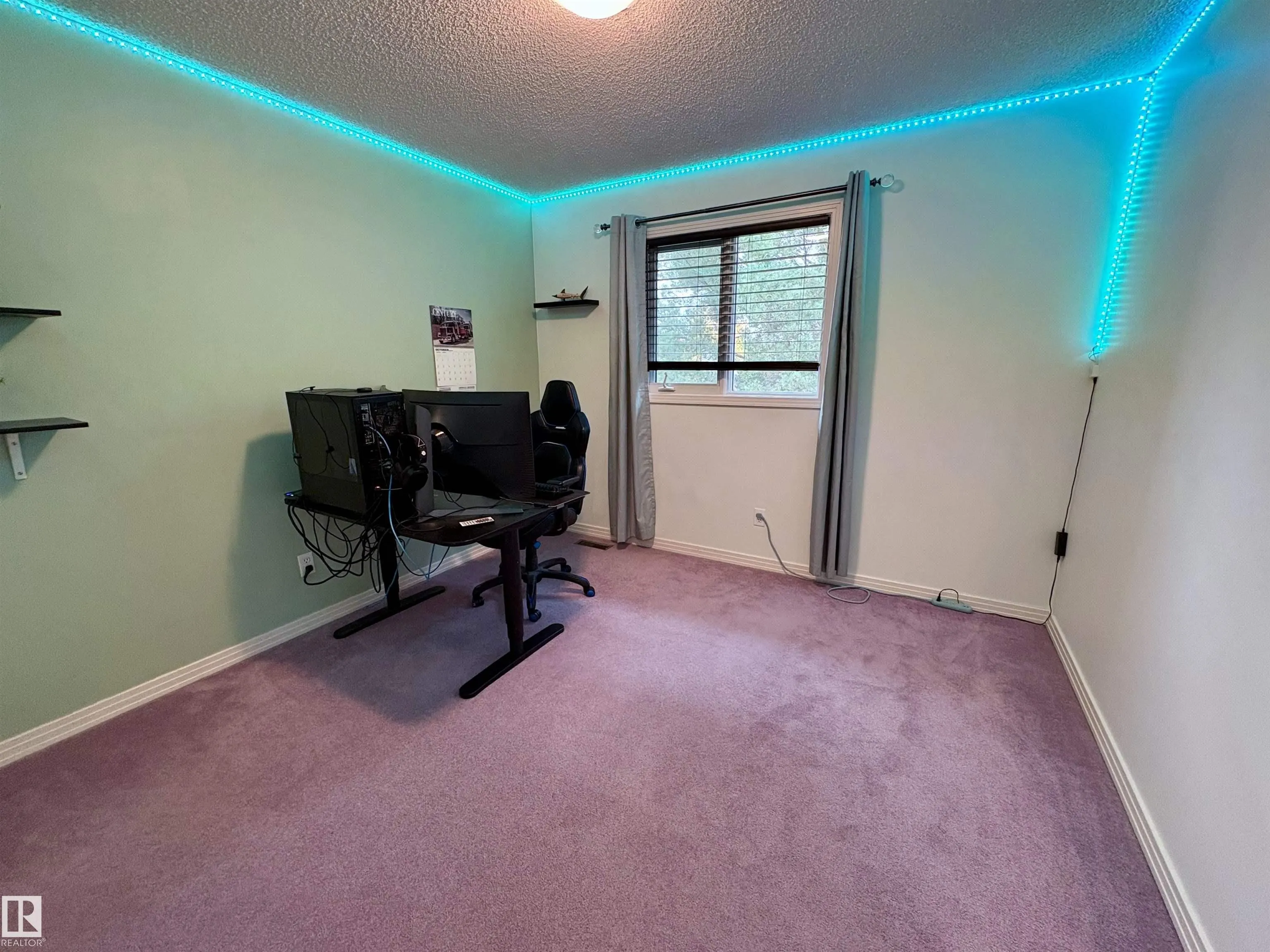 75 WOODSIDE Crescent