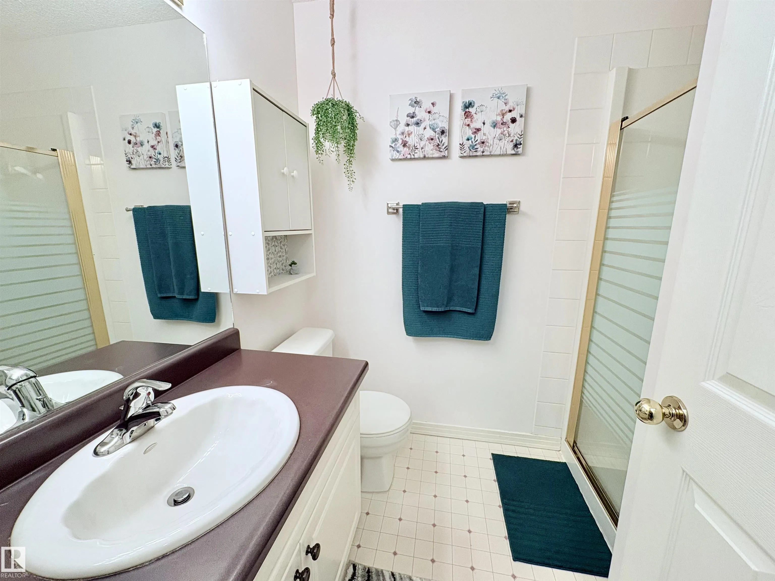 75 WOODSIDE Crescent