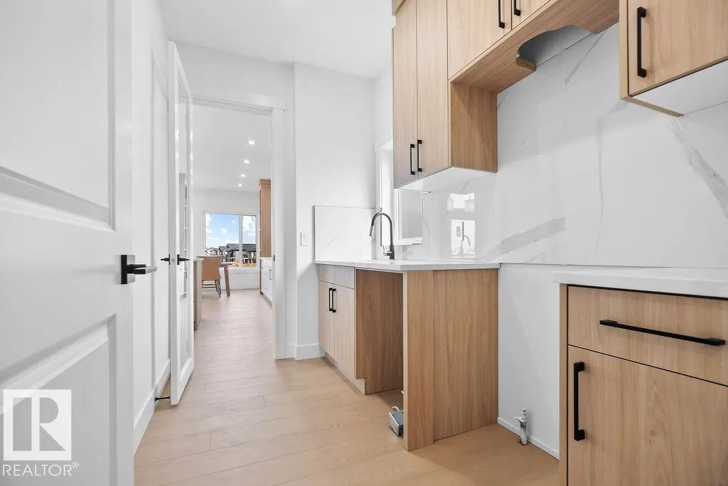 230 Linden Loop