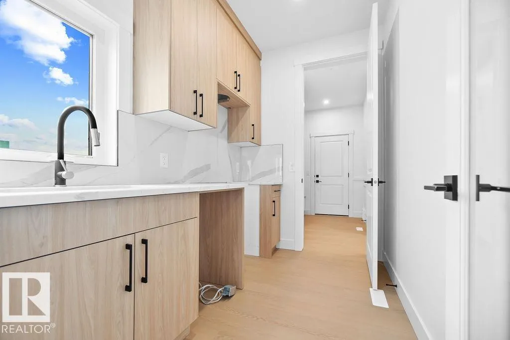 230 Linden Loop