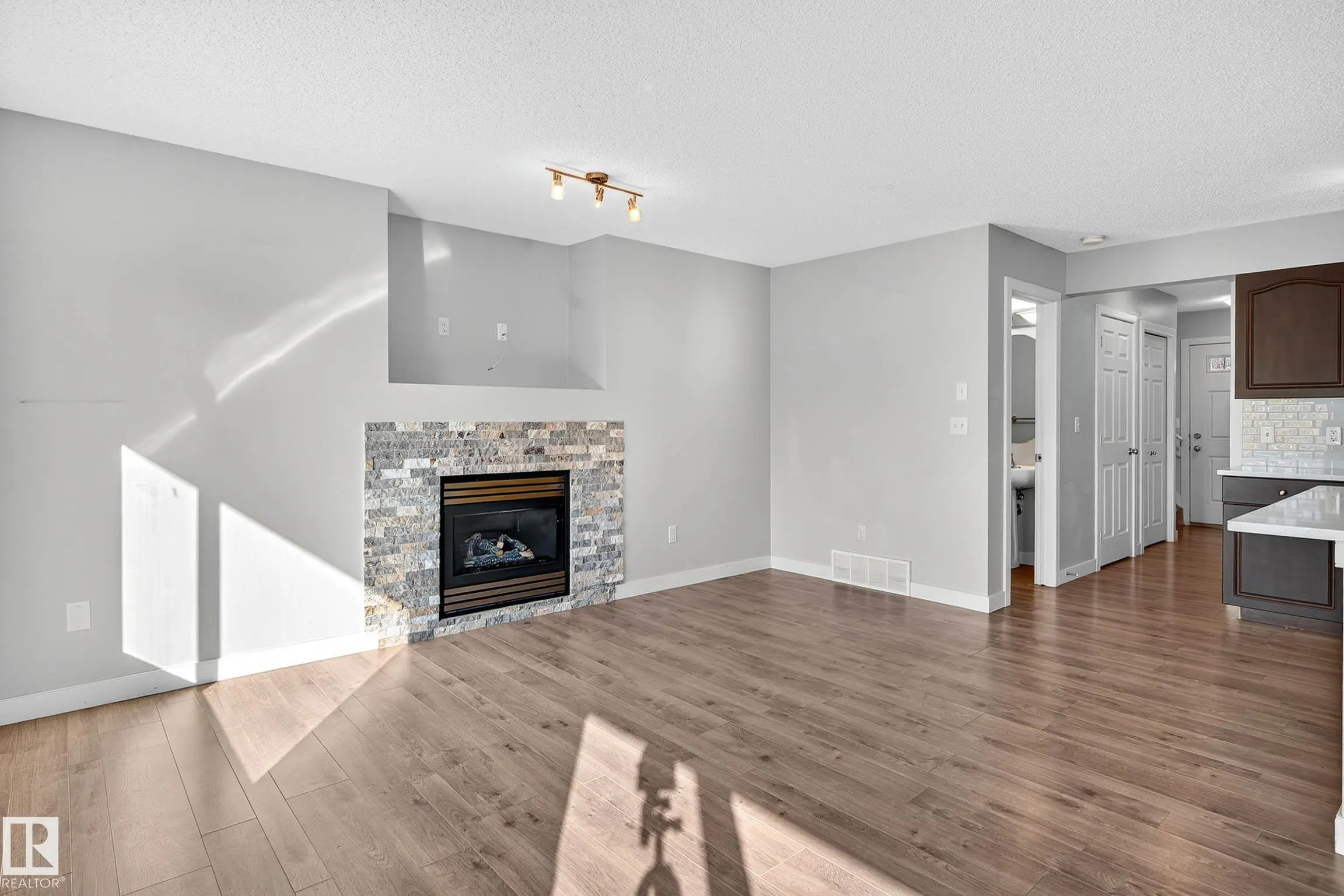 6019 SUNBROOK Landing