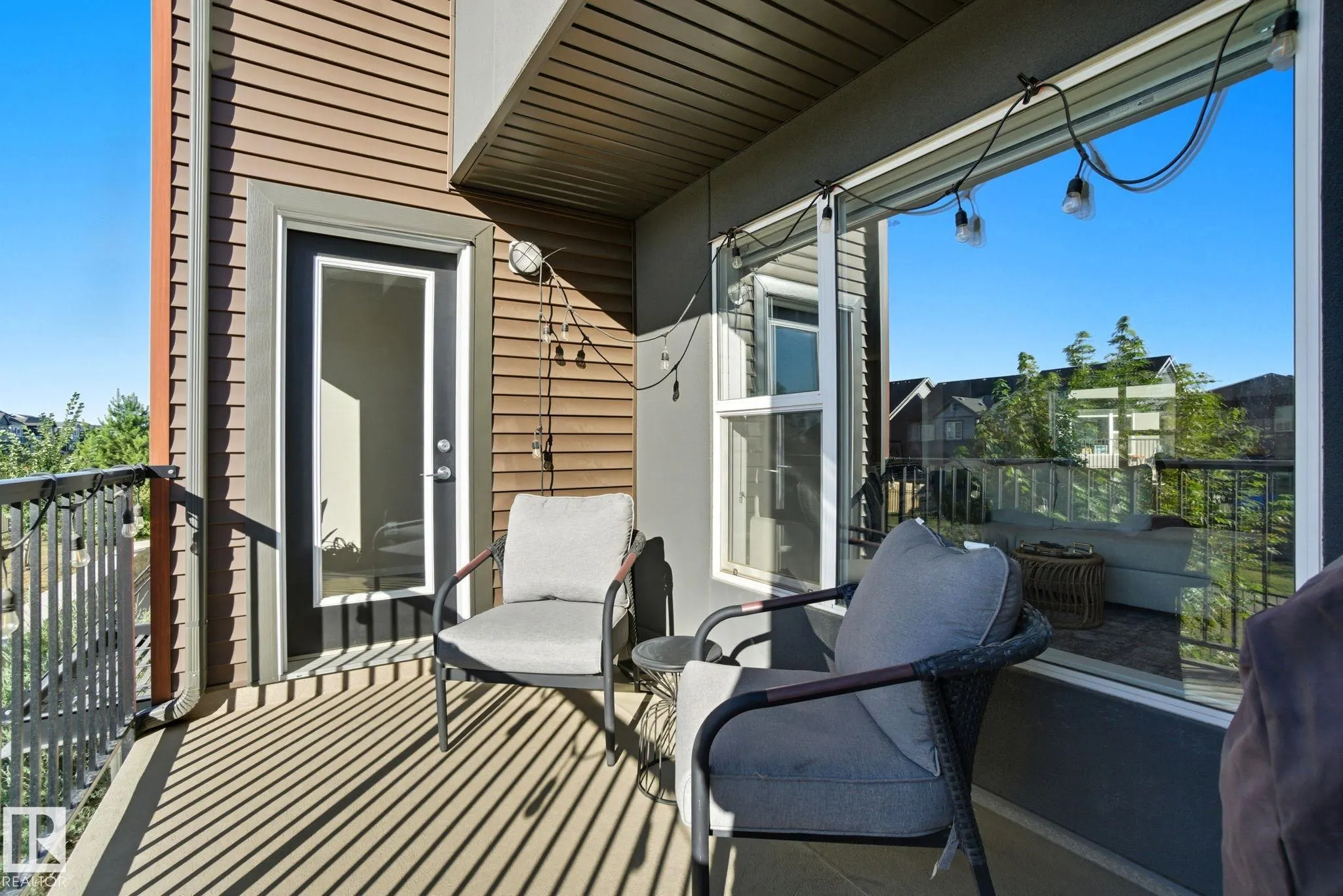 1075 ROSENTHAL Boulevard