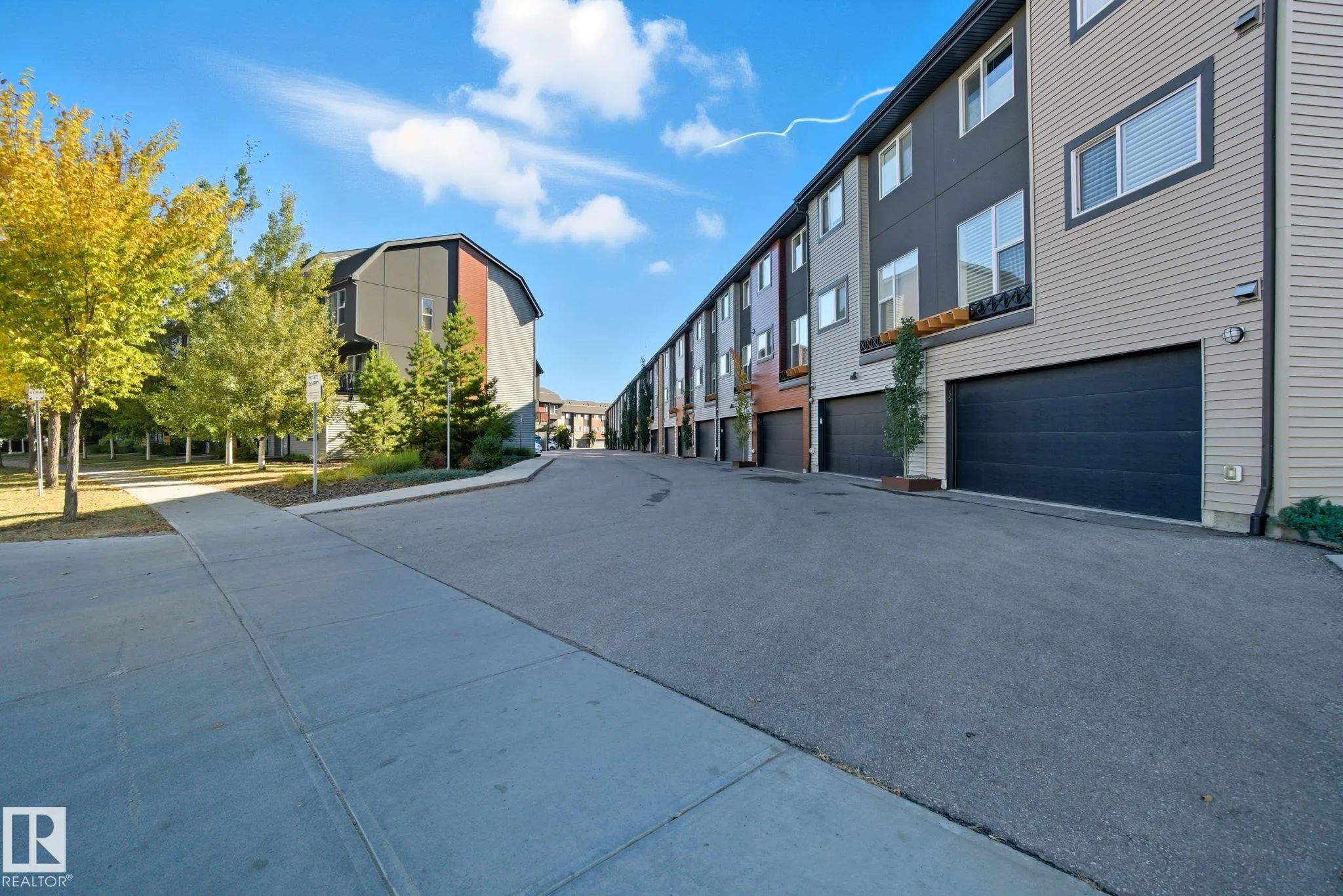 1075 ROSENTHAL Boulevard