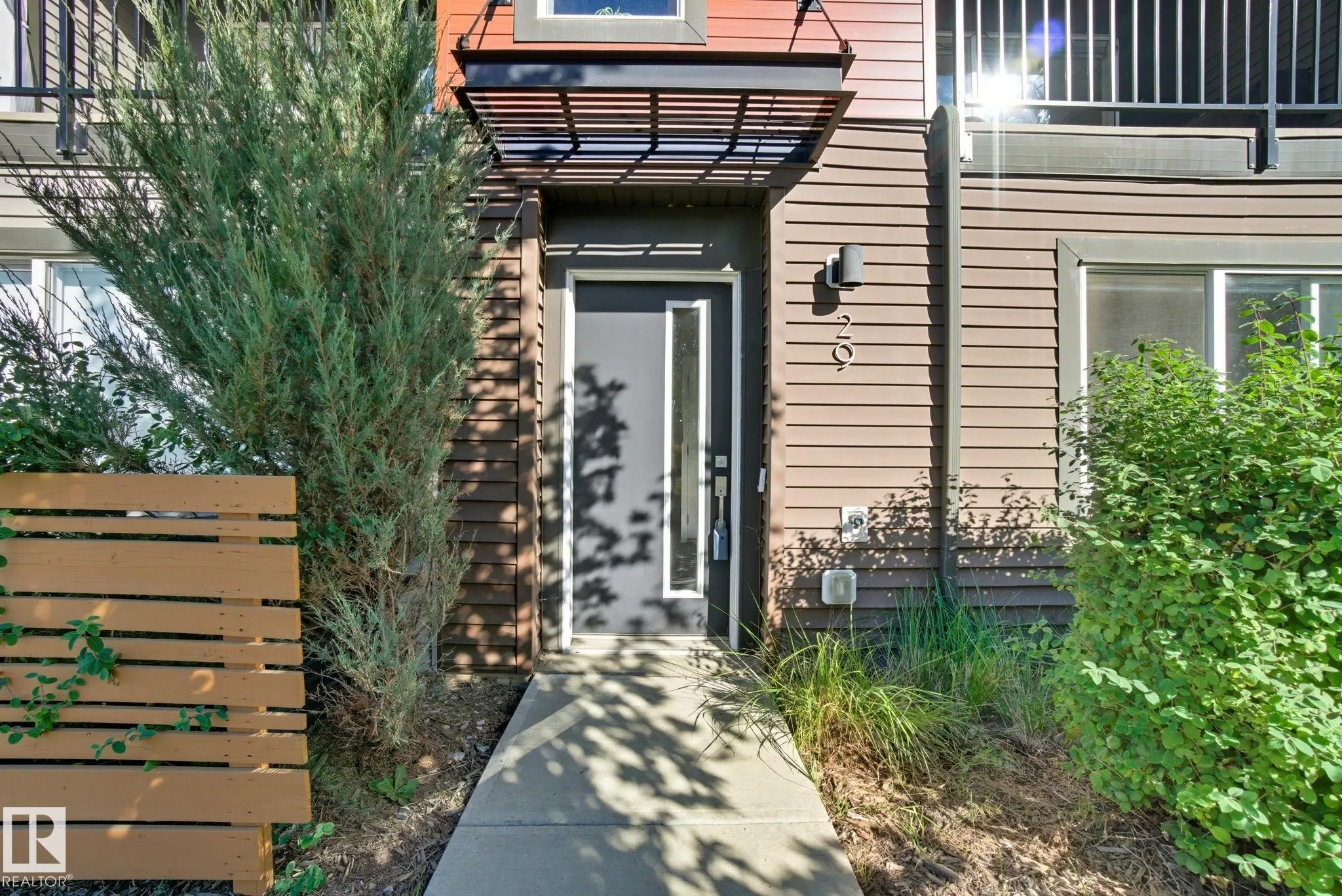 1075 ROSENTHAL Boulevard
