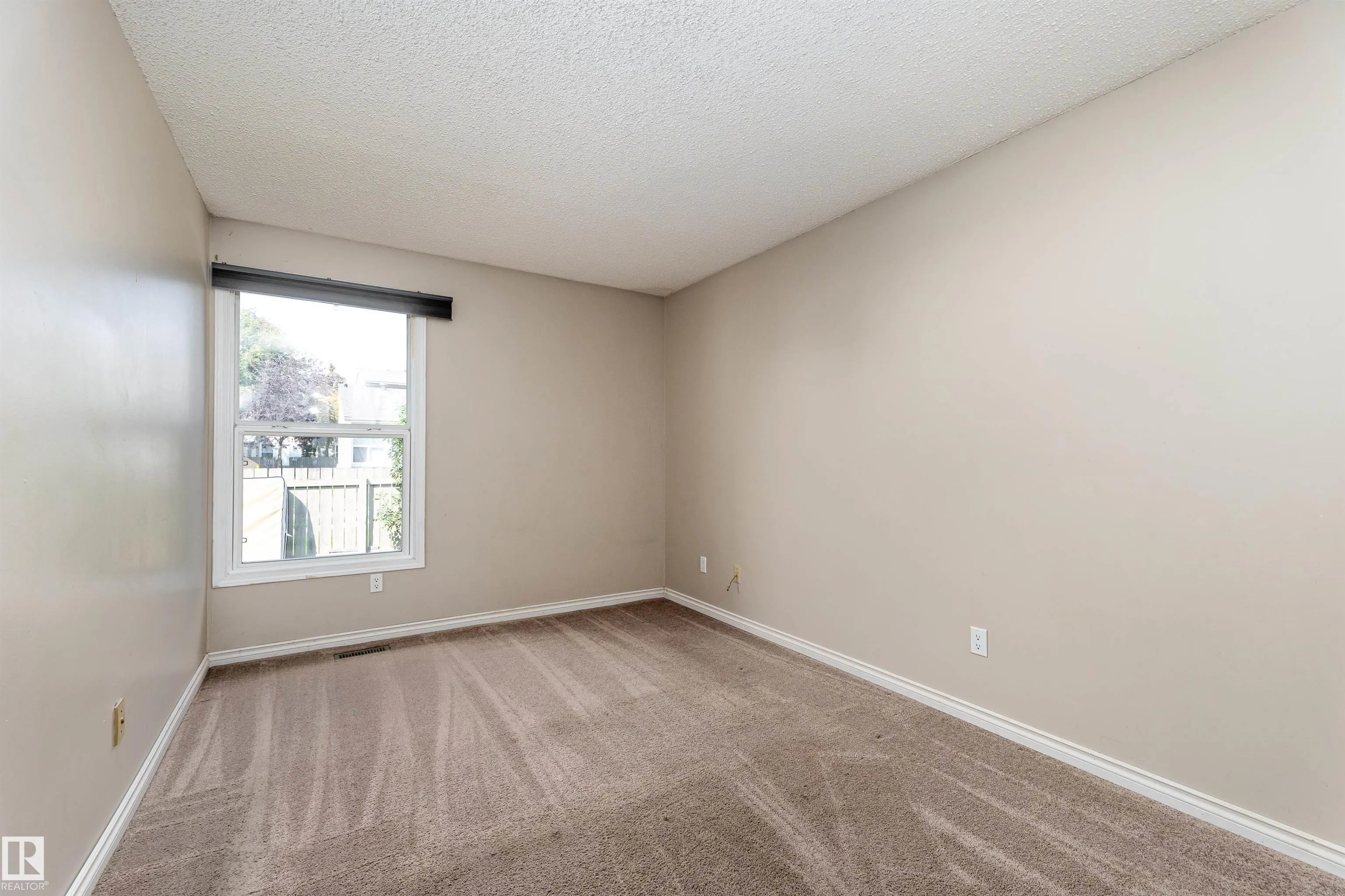 1130 KNOTTWOOD Road
