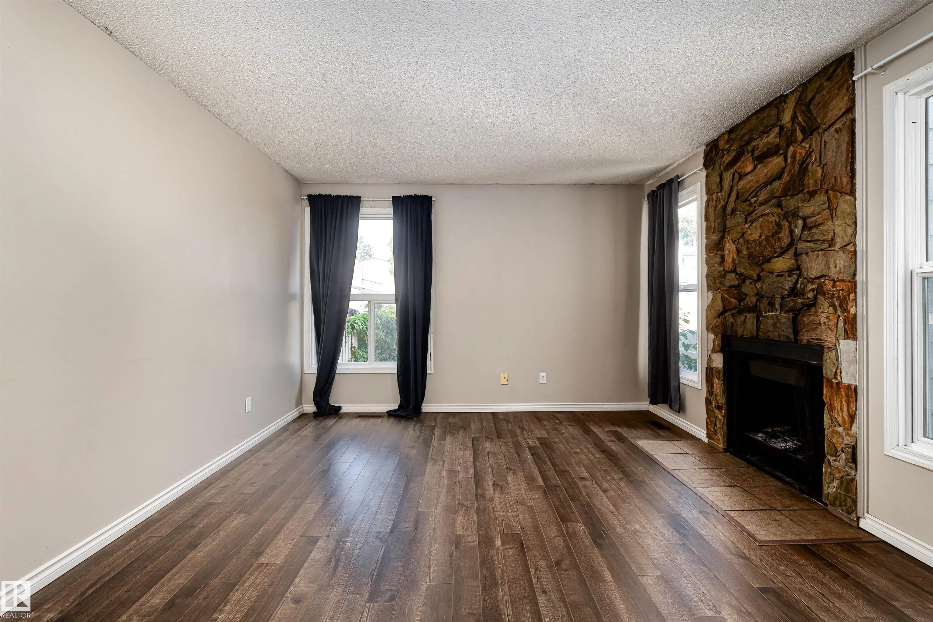 1130 KNOTTWOOD Road