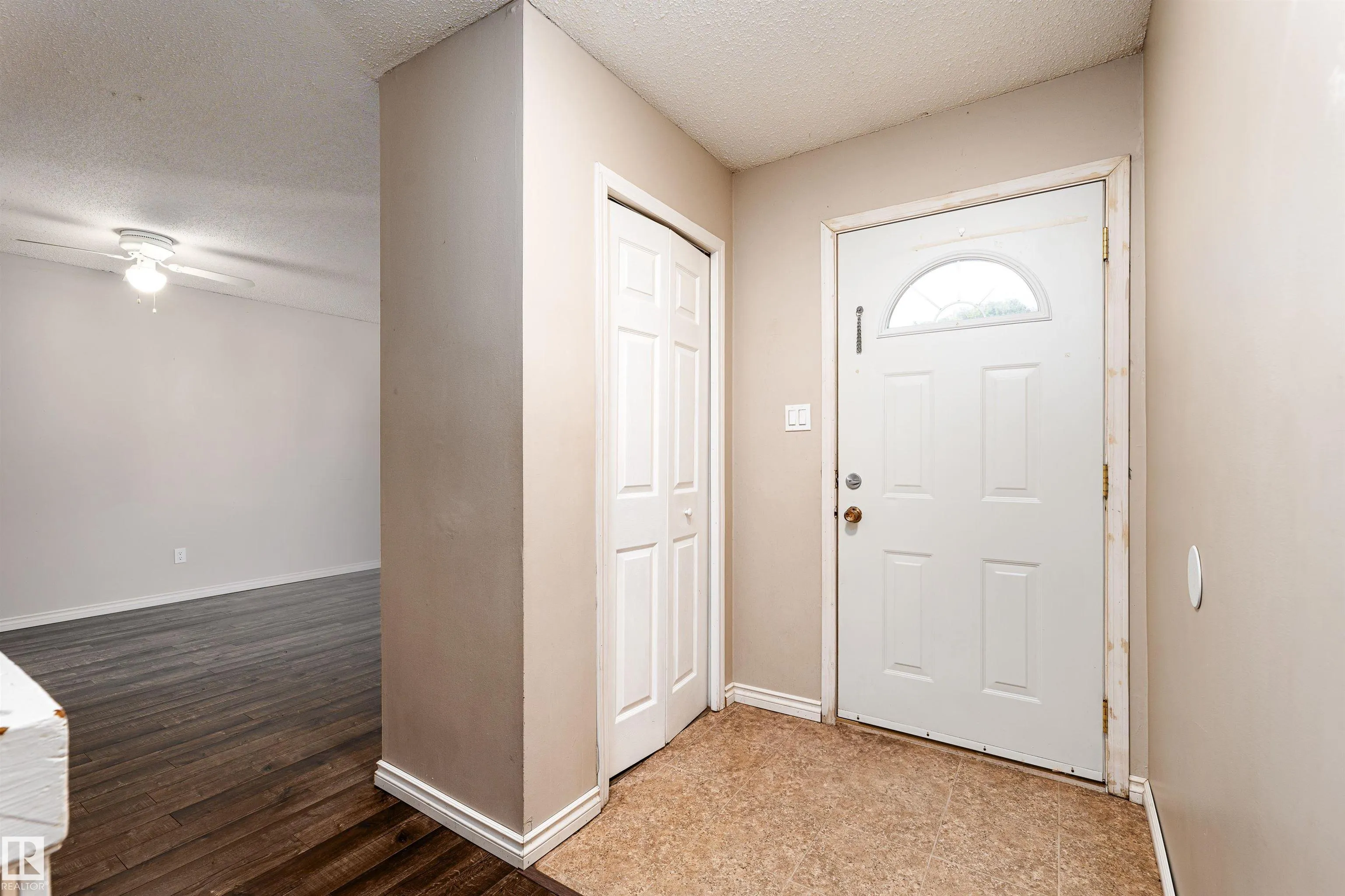 1130 KNOTTWOOD Road