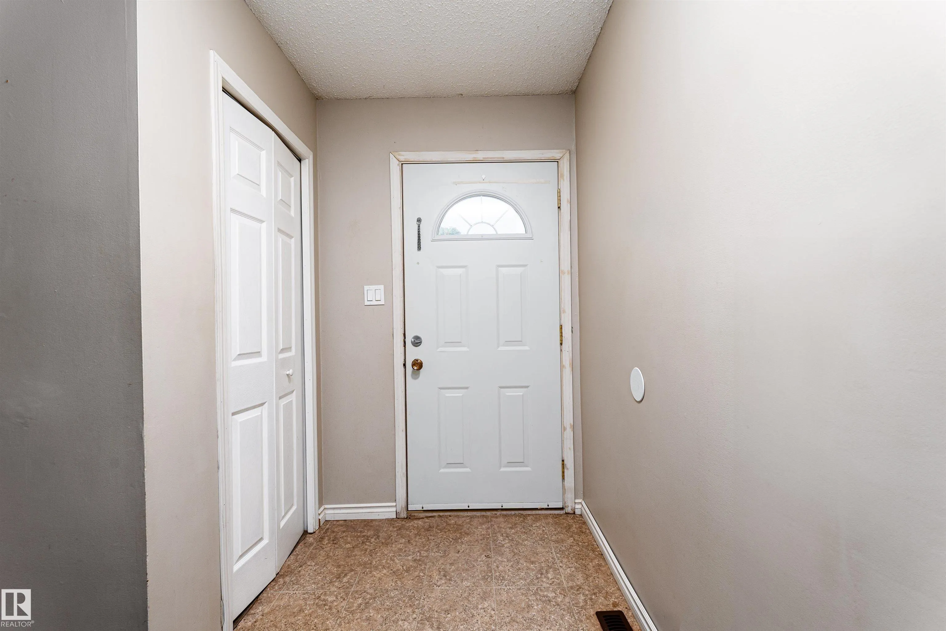 1130 KNOTTWOOD Road