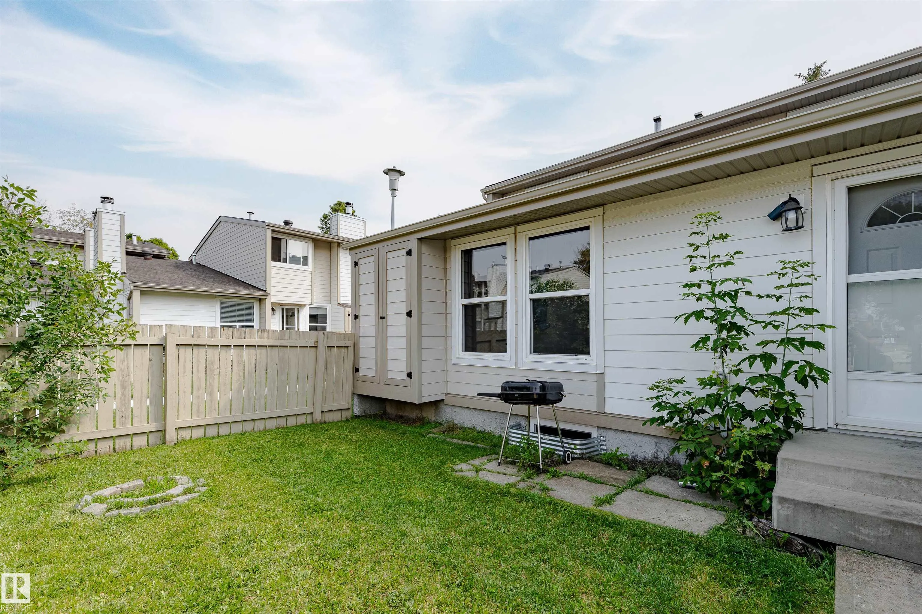 1130 KNOTTWOOD Road