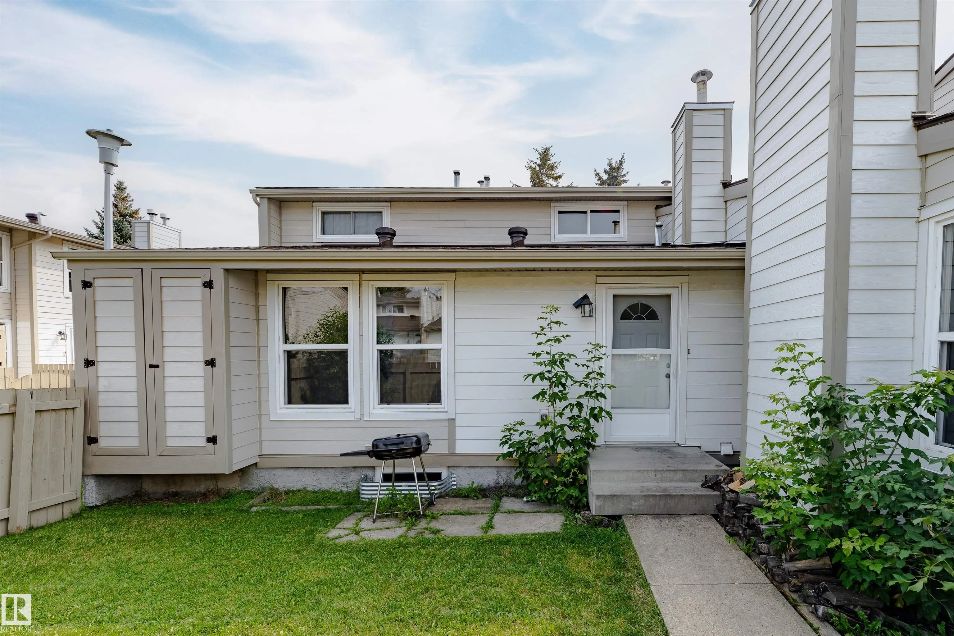 1130 KNOTTWOOD Road