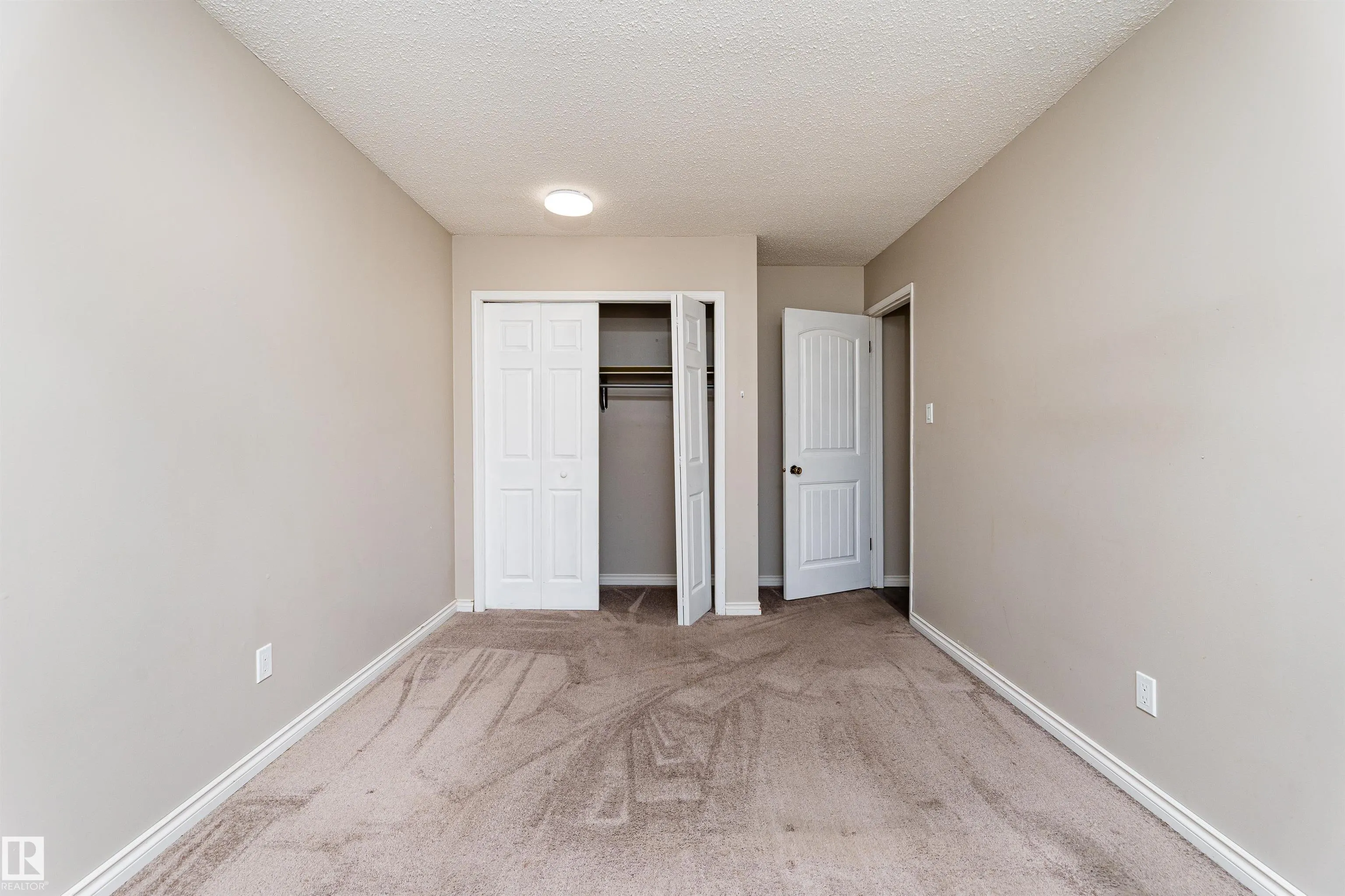 1130 KNOTTWOOD Road