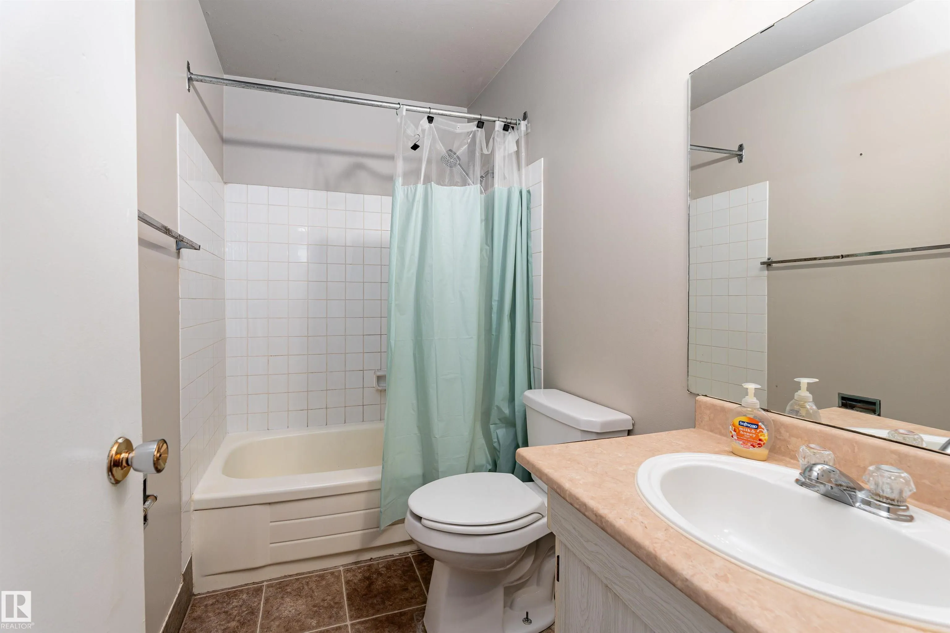 1130 KNOTTWOOD Road