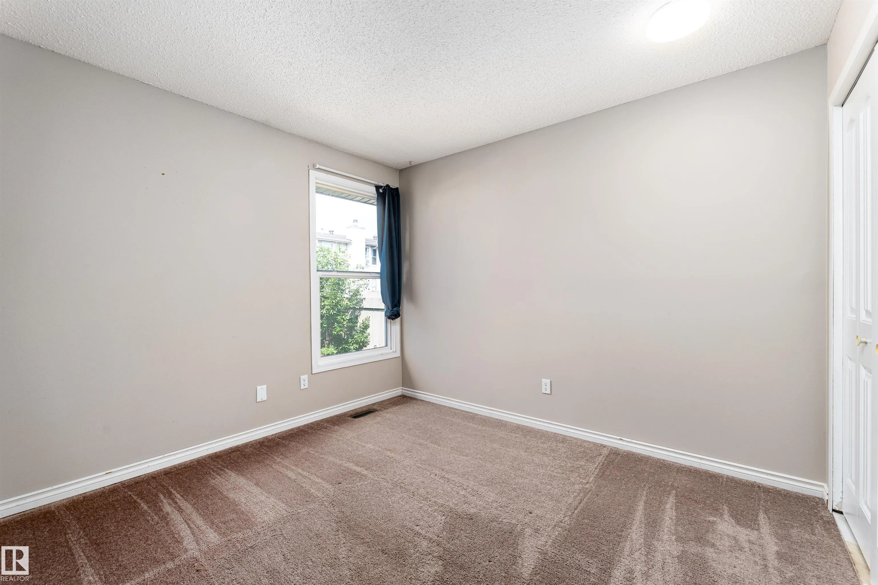 1130 KNOTTWOOD Road