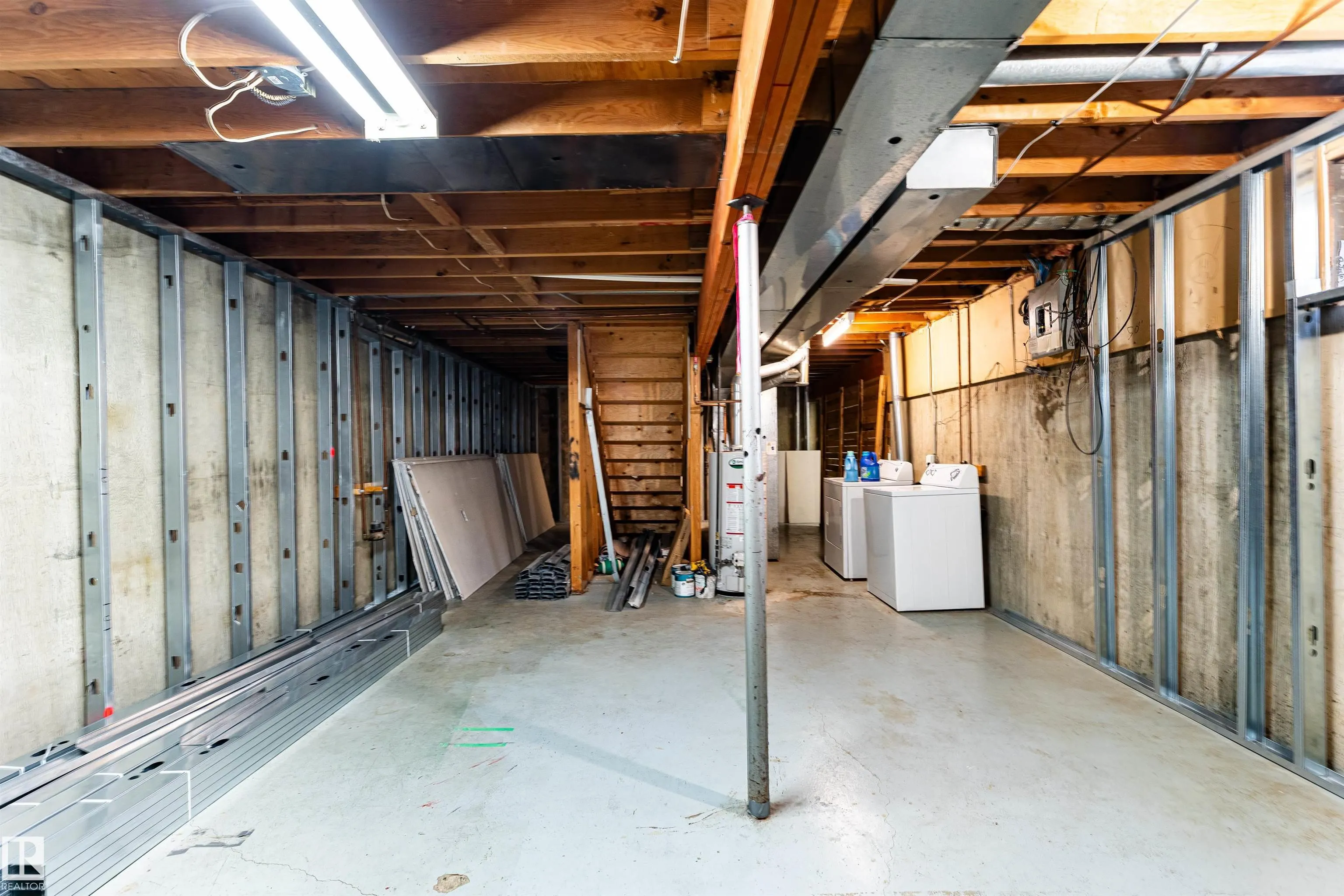 1130 KNOTTWOOD Road