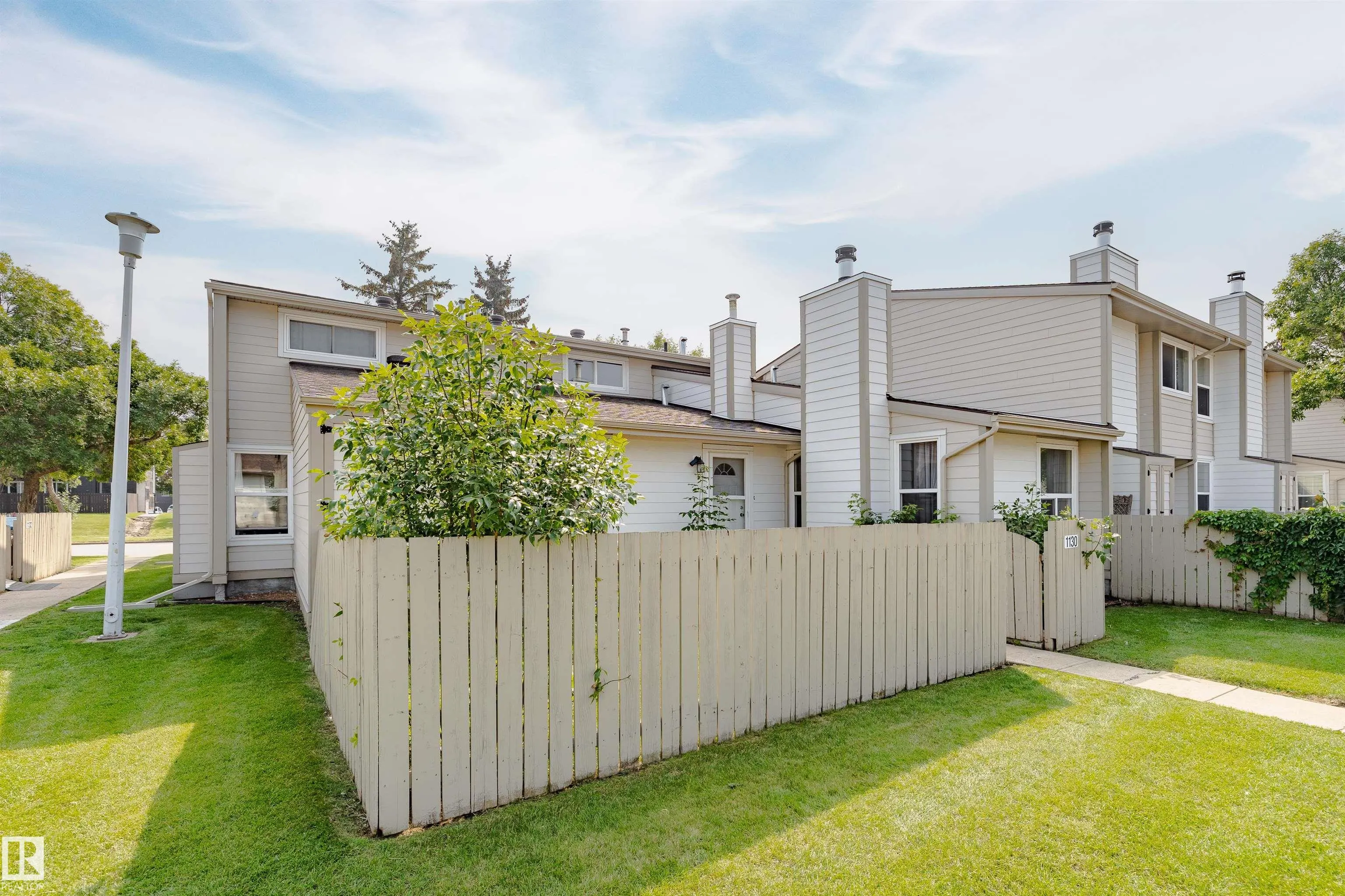 1130 KNOTTWOOD Road