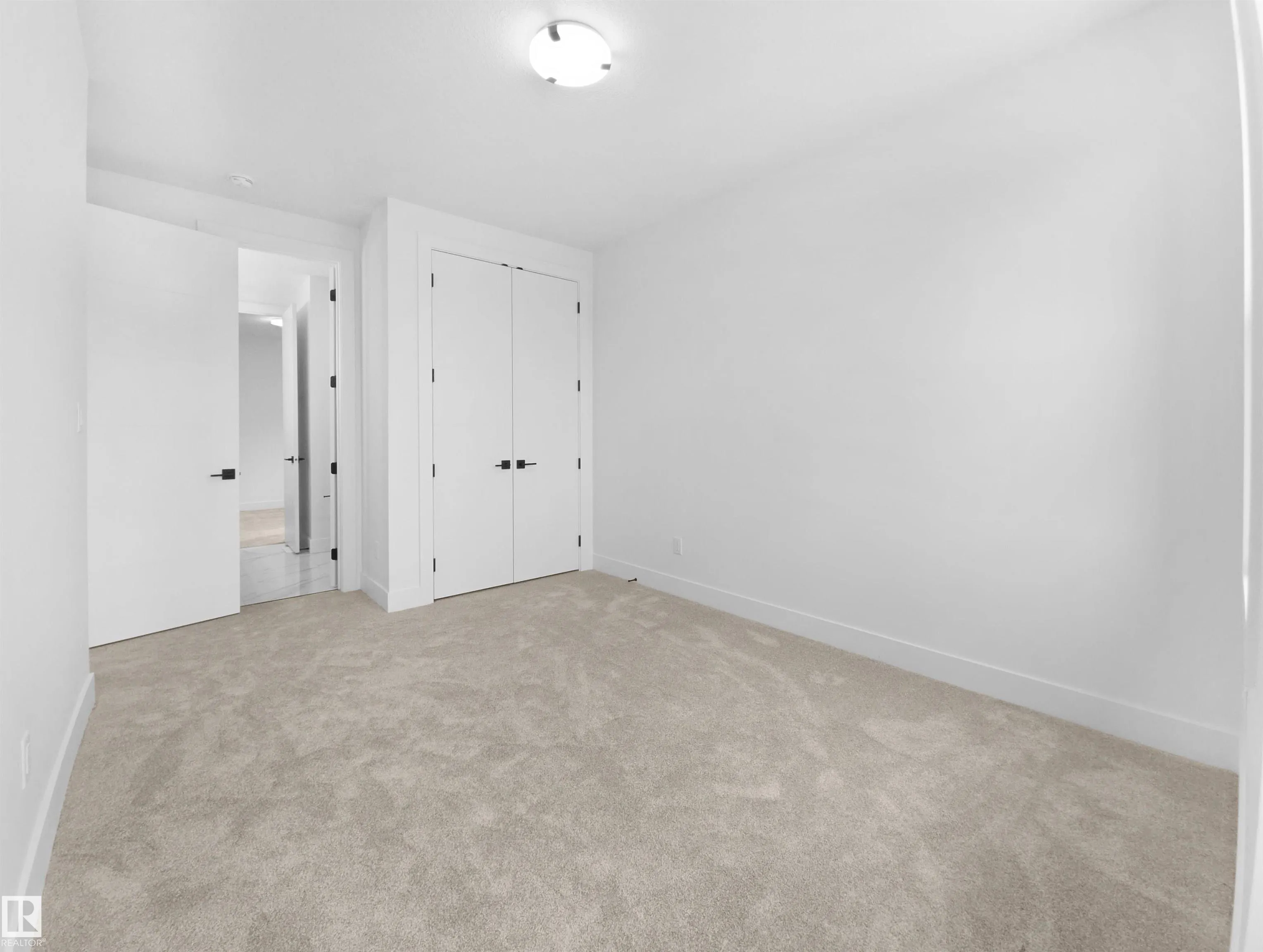 1113 GYRFALCON Crescent