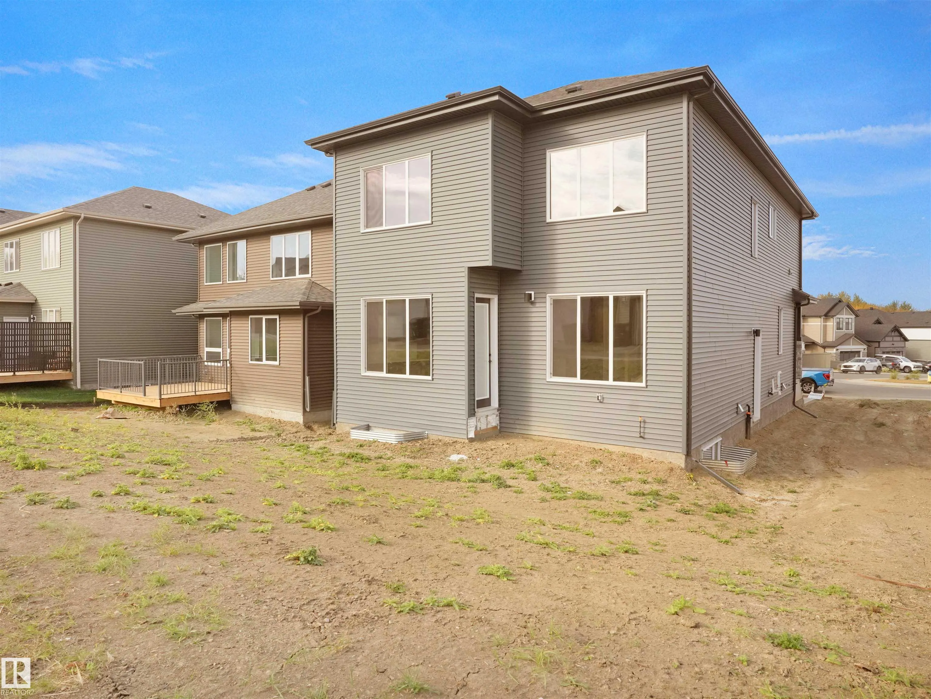 1113 GYRFALCON Crescent