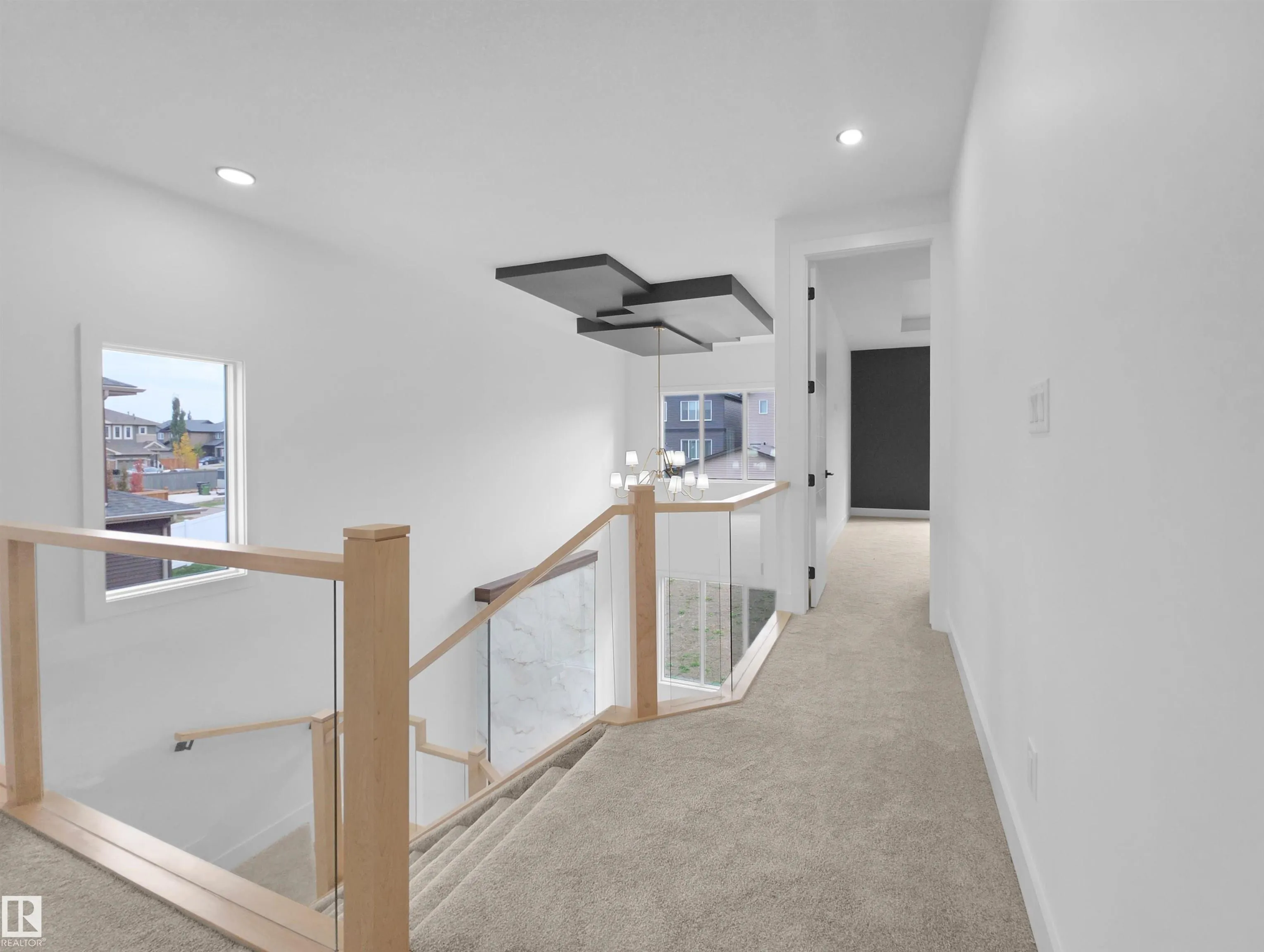1113 GYRFALCON Crescent