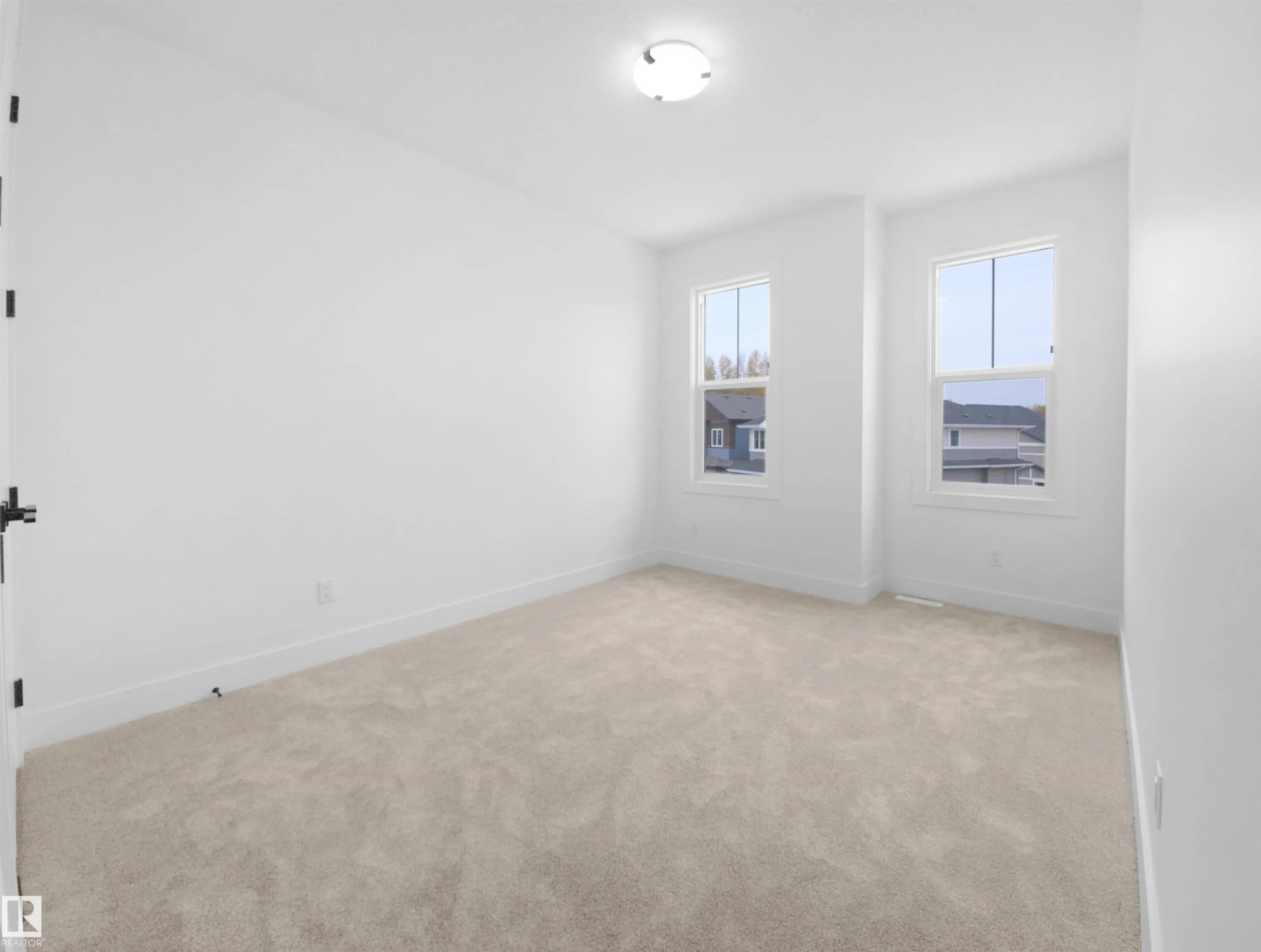 1113 GYRFALCON Crescent
