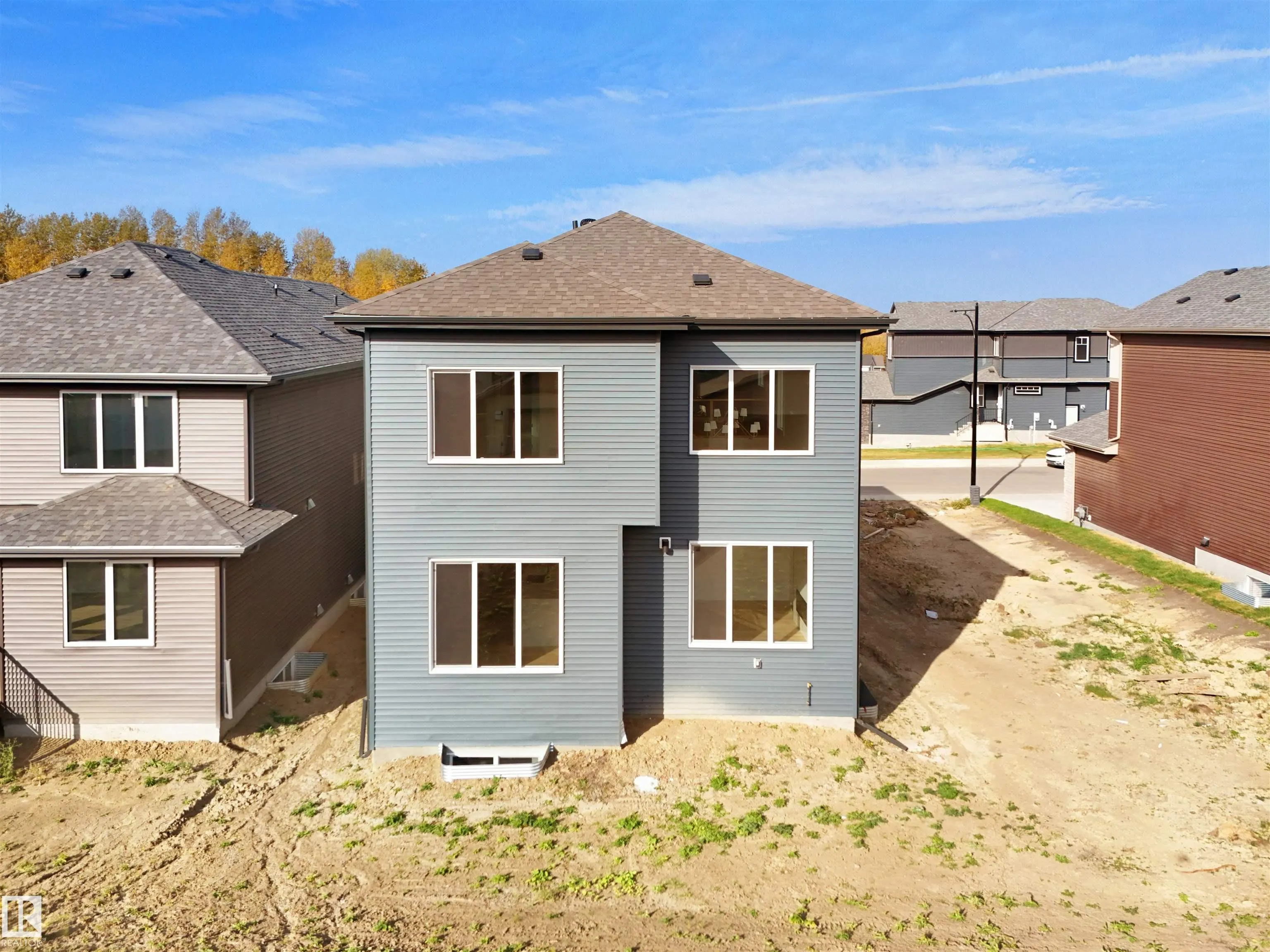 1113 GYRFALCON Crescent