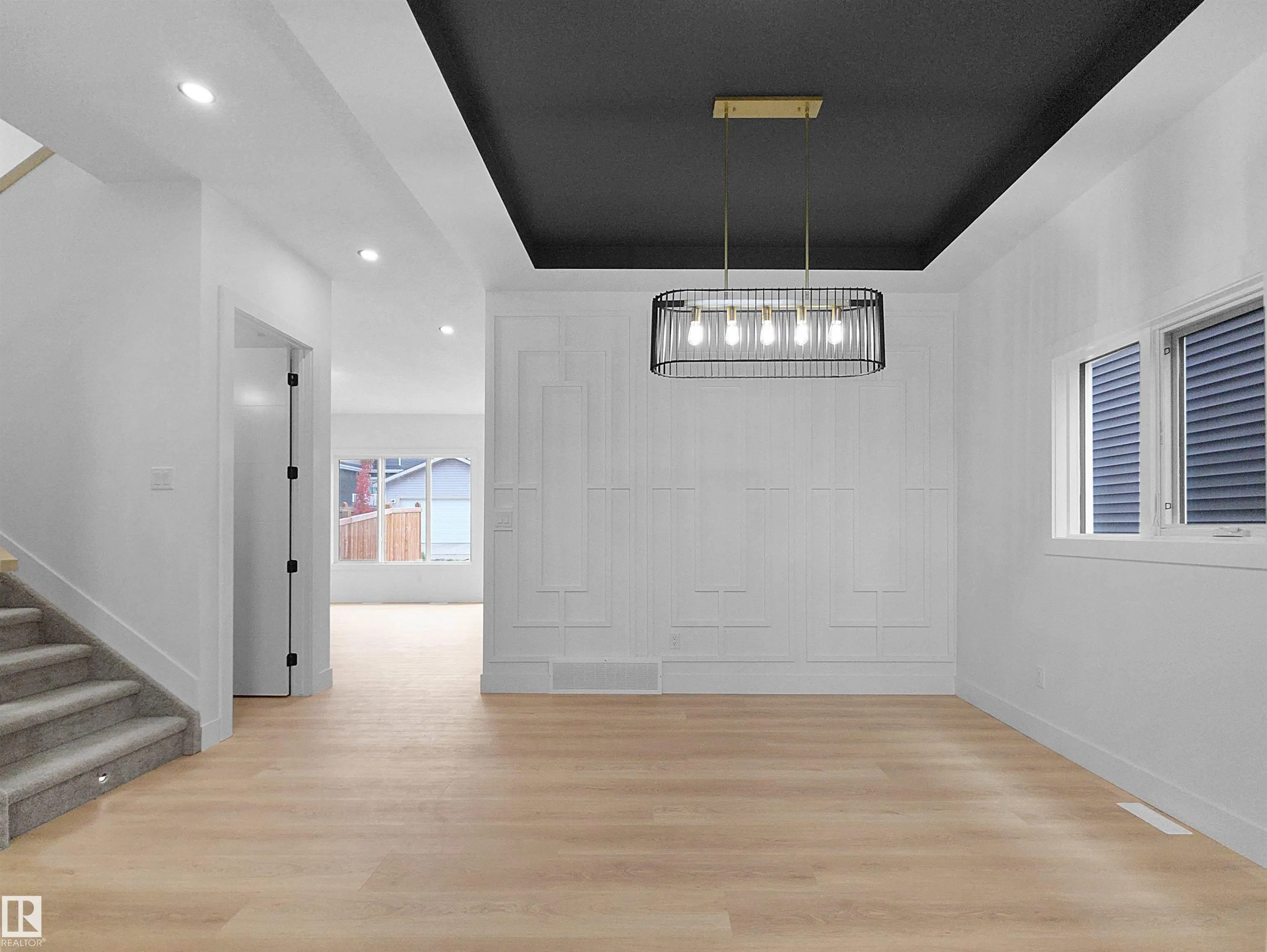 1107 GYRFALCON Crescent