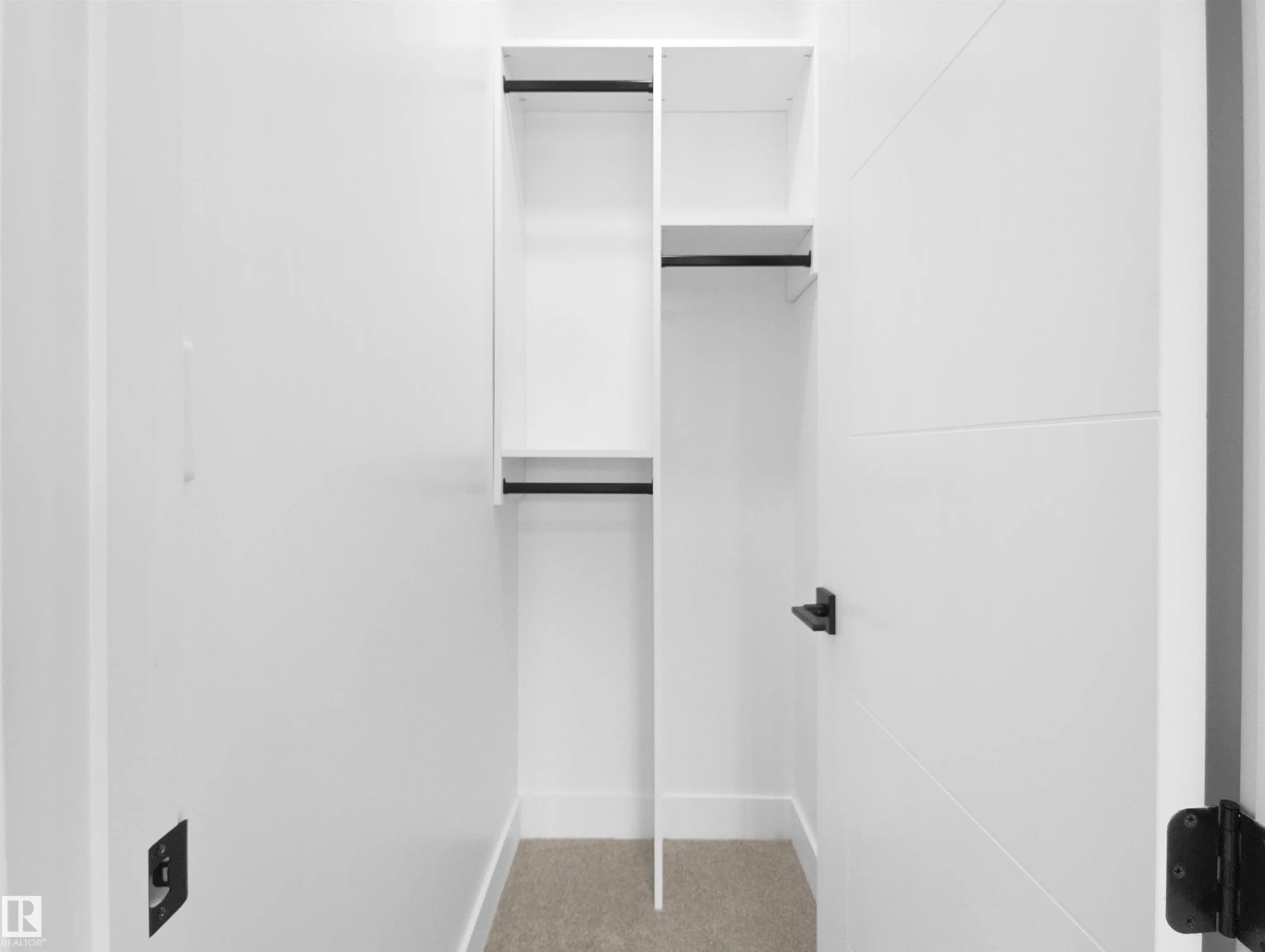 1107 GYRFALCON Crescent