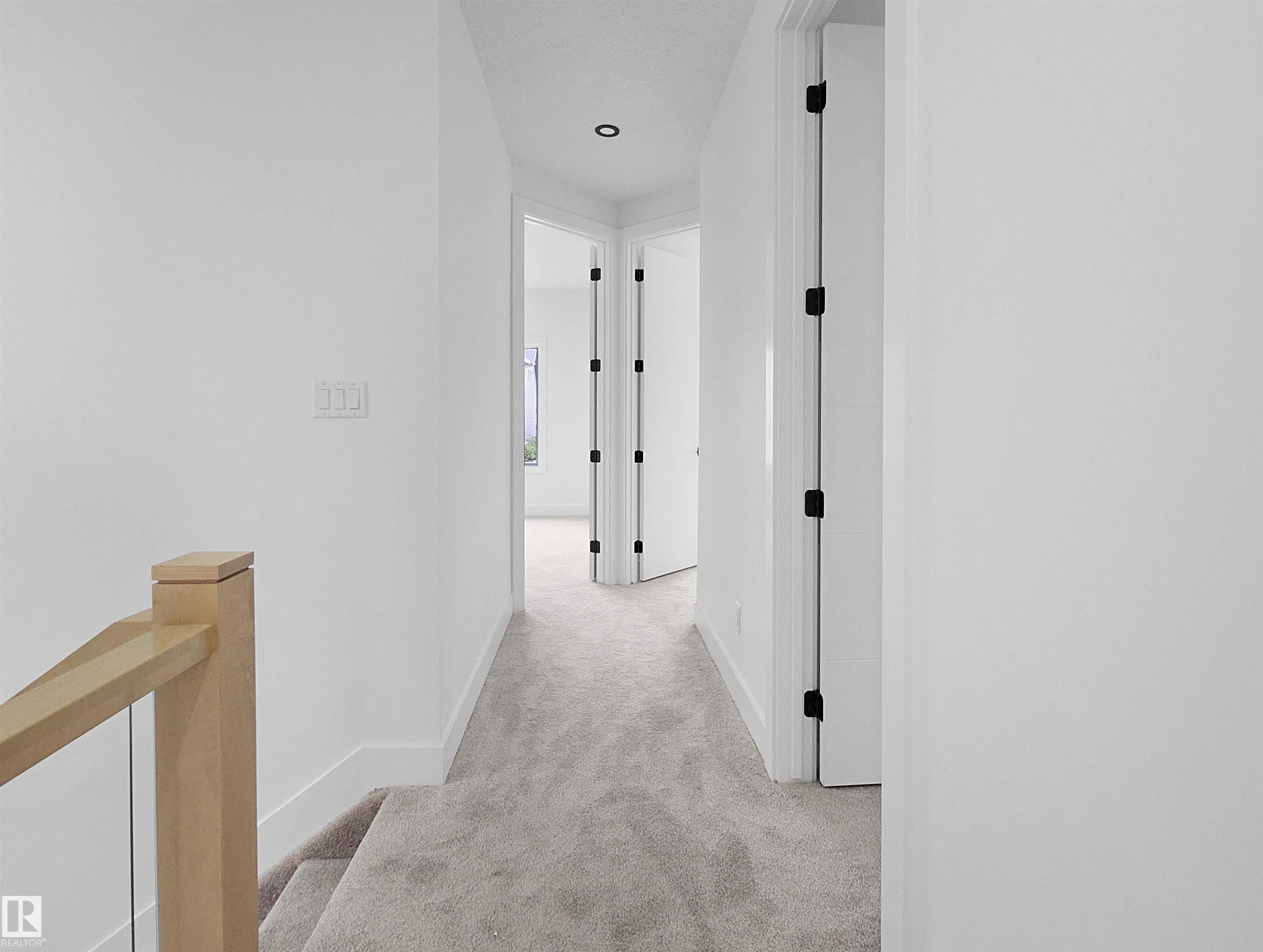 1107 GYRFALCON Crescent