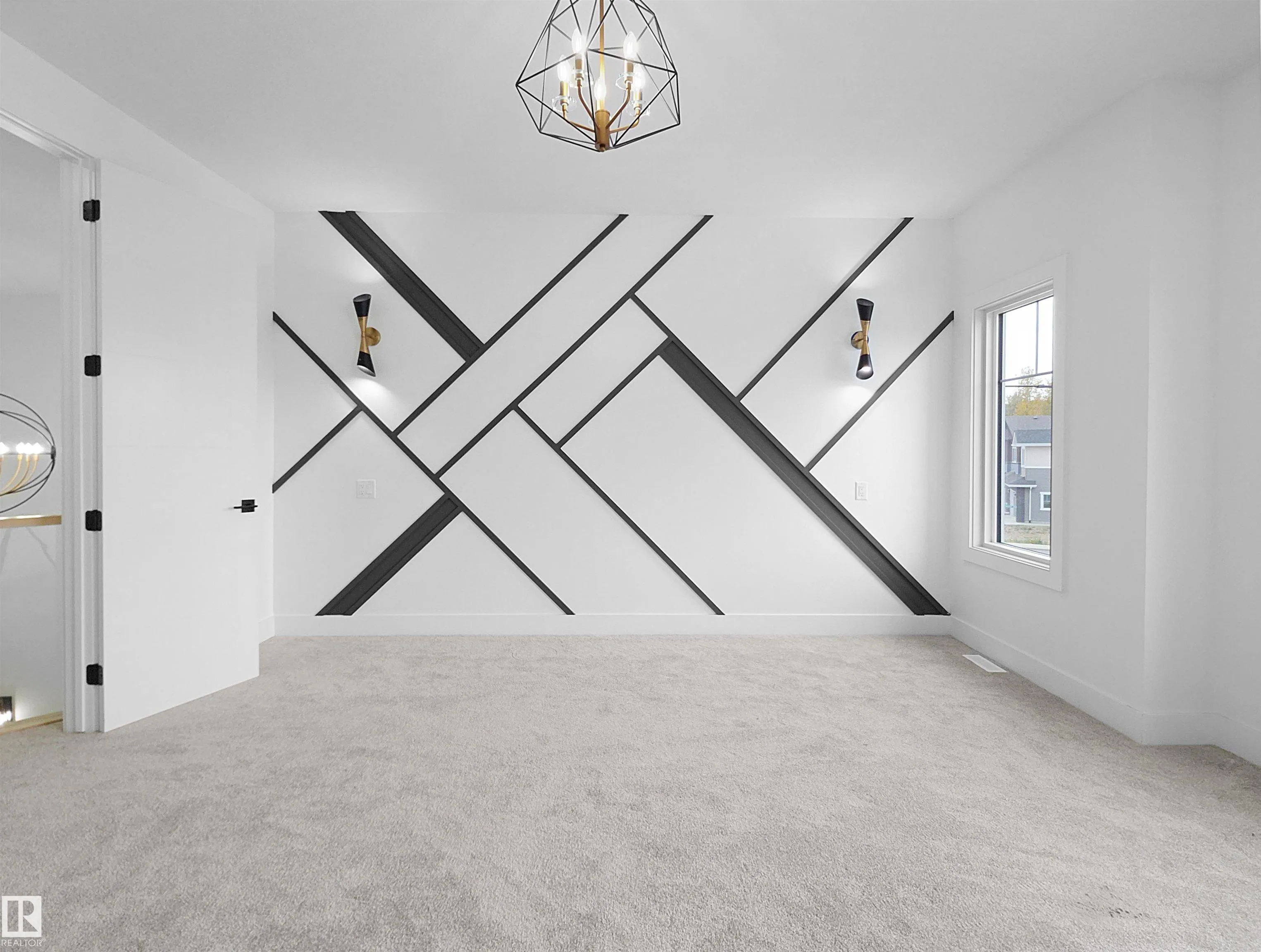 1107 GYRFALCON Crescent