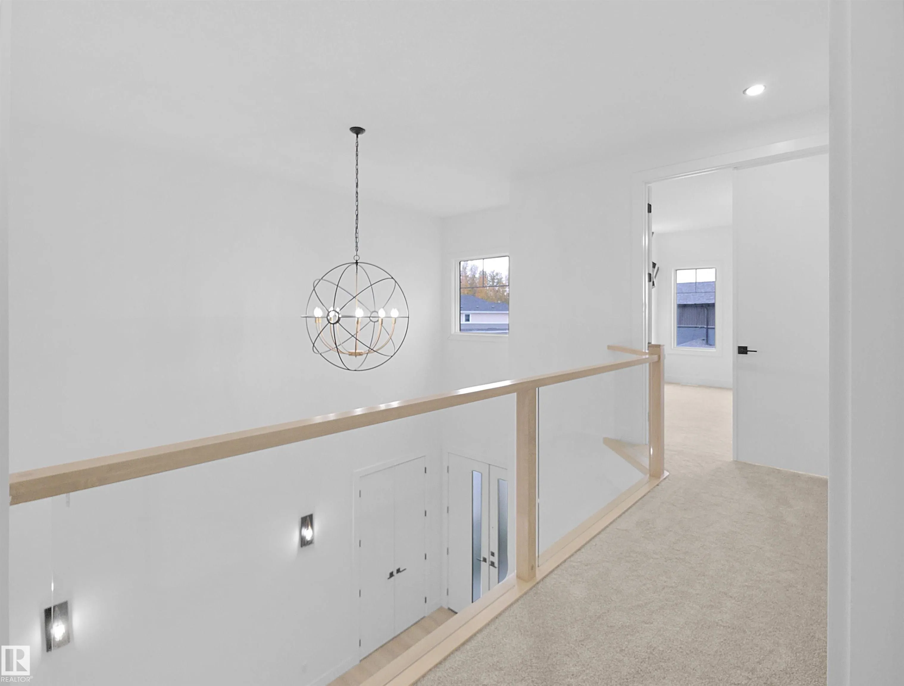 1107 GYRFALCON Crescent