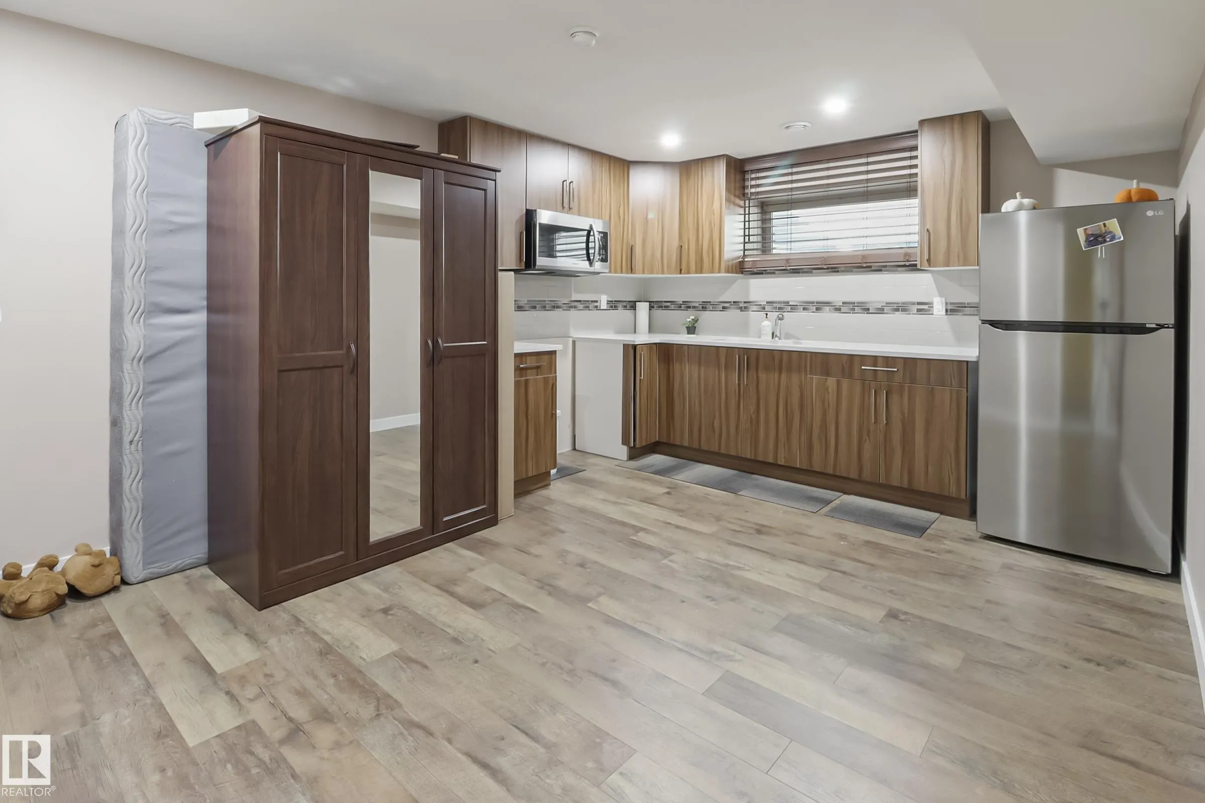 1404 29 Street