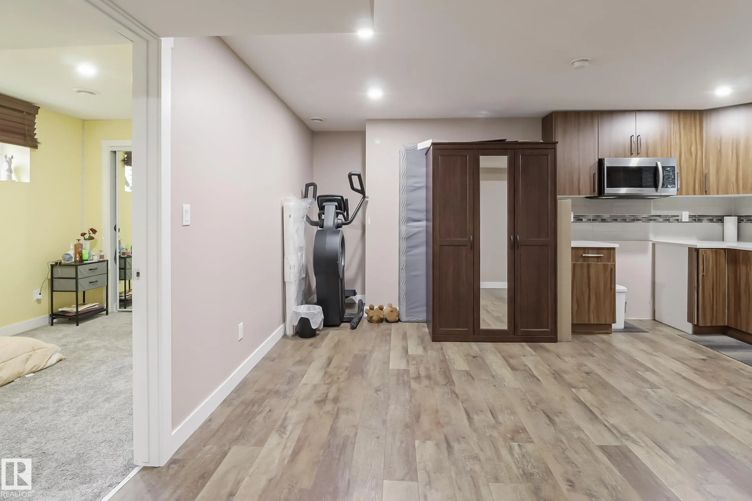 1404 29 Street