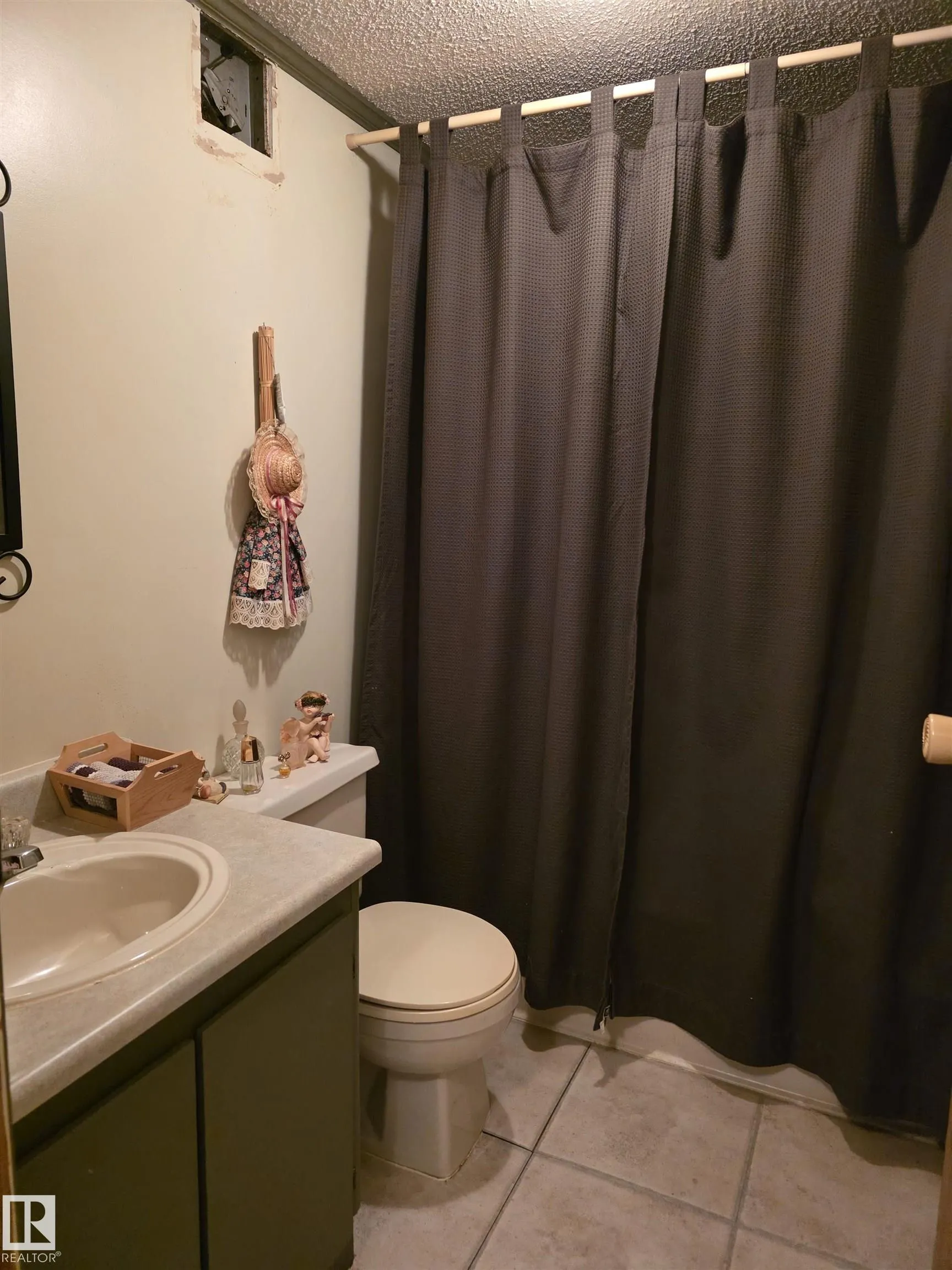 27 62045 Twp Rd 462