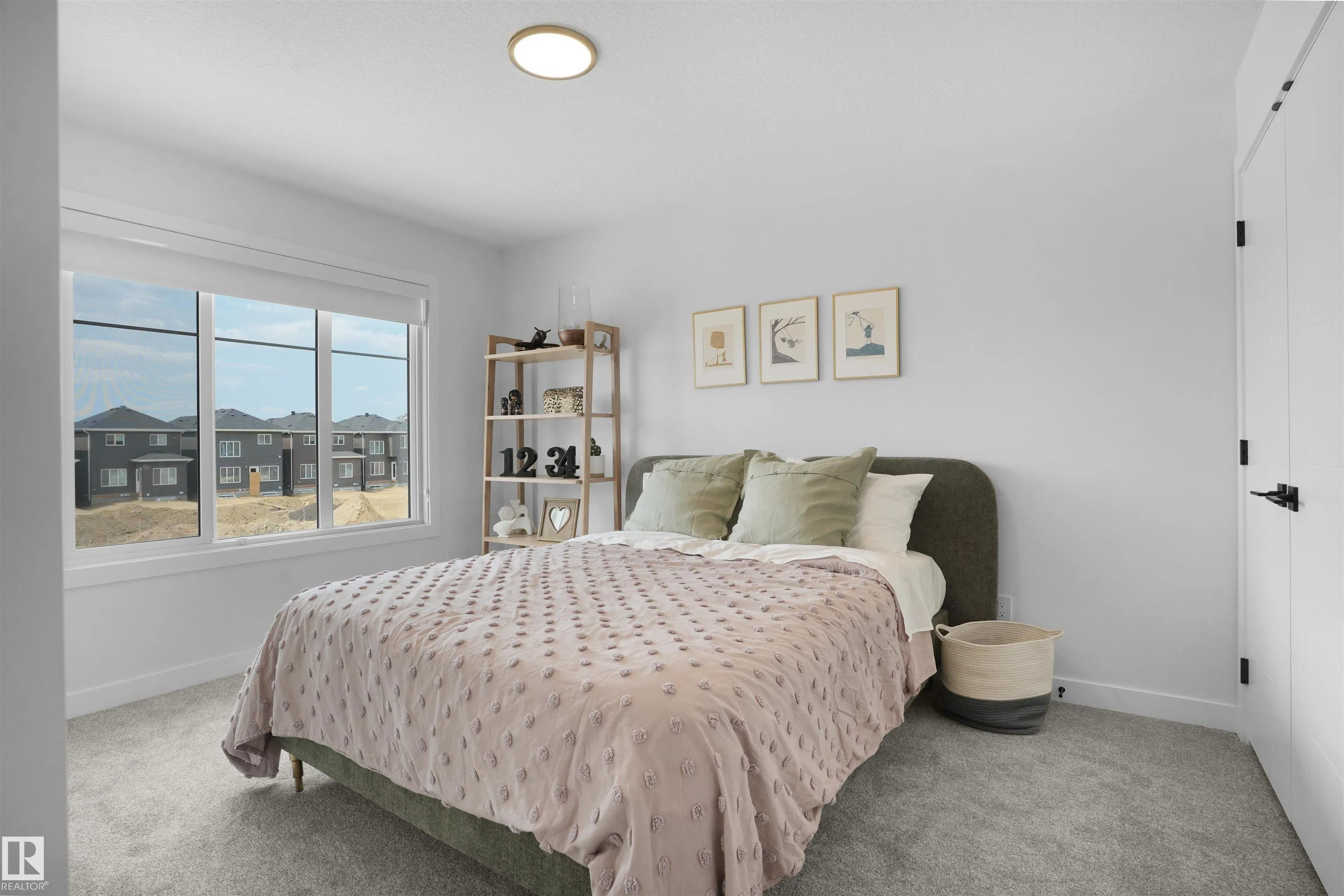226 EDGEMONT GREEN Green