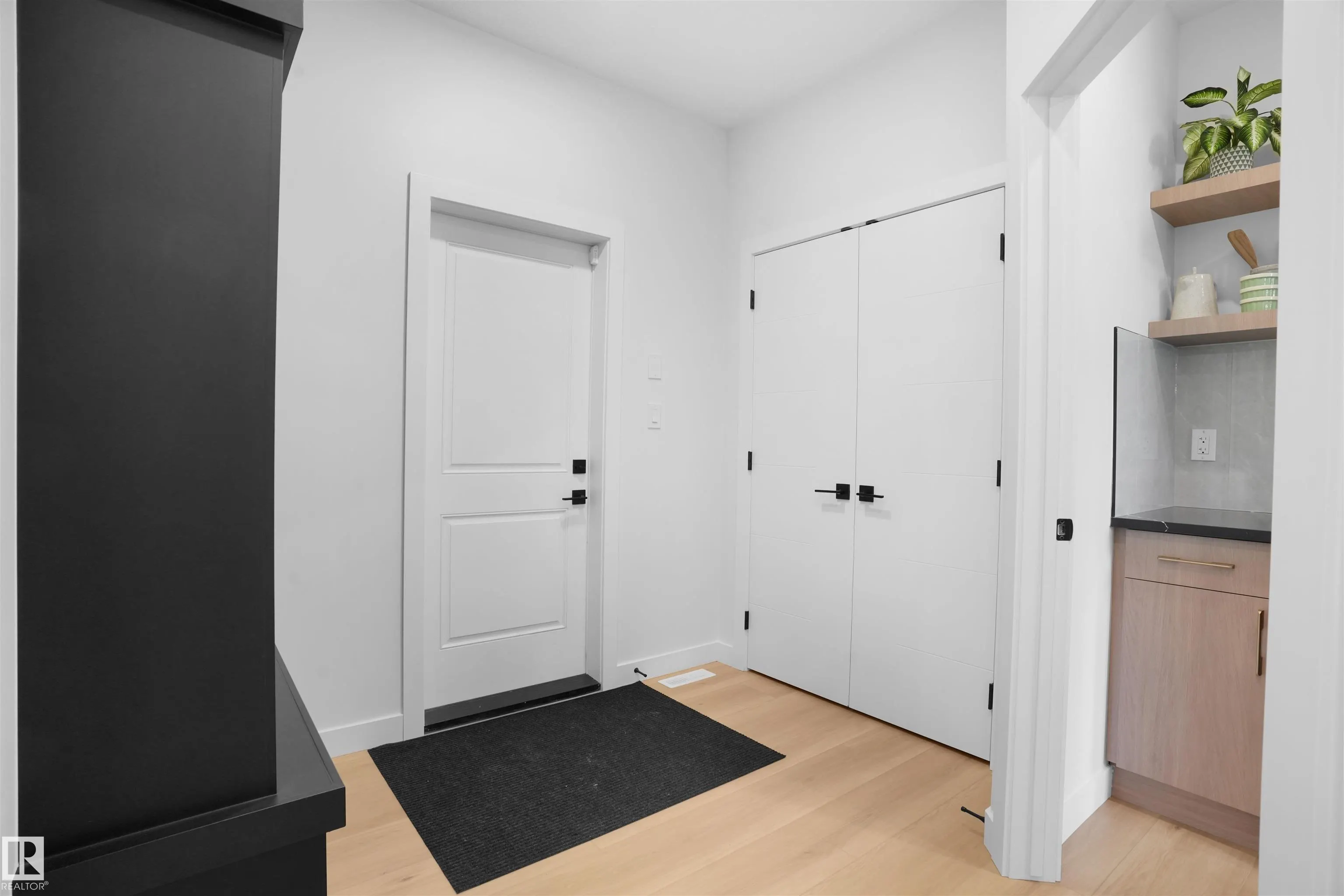226 EDGEMONT GREEN Green