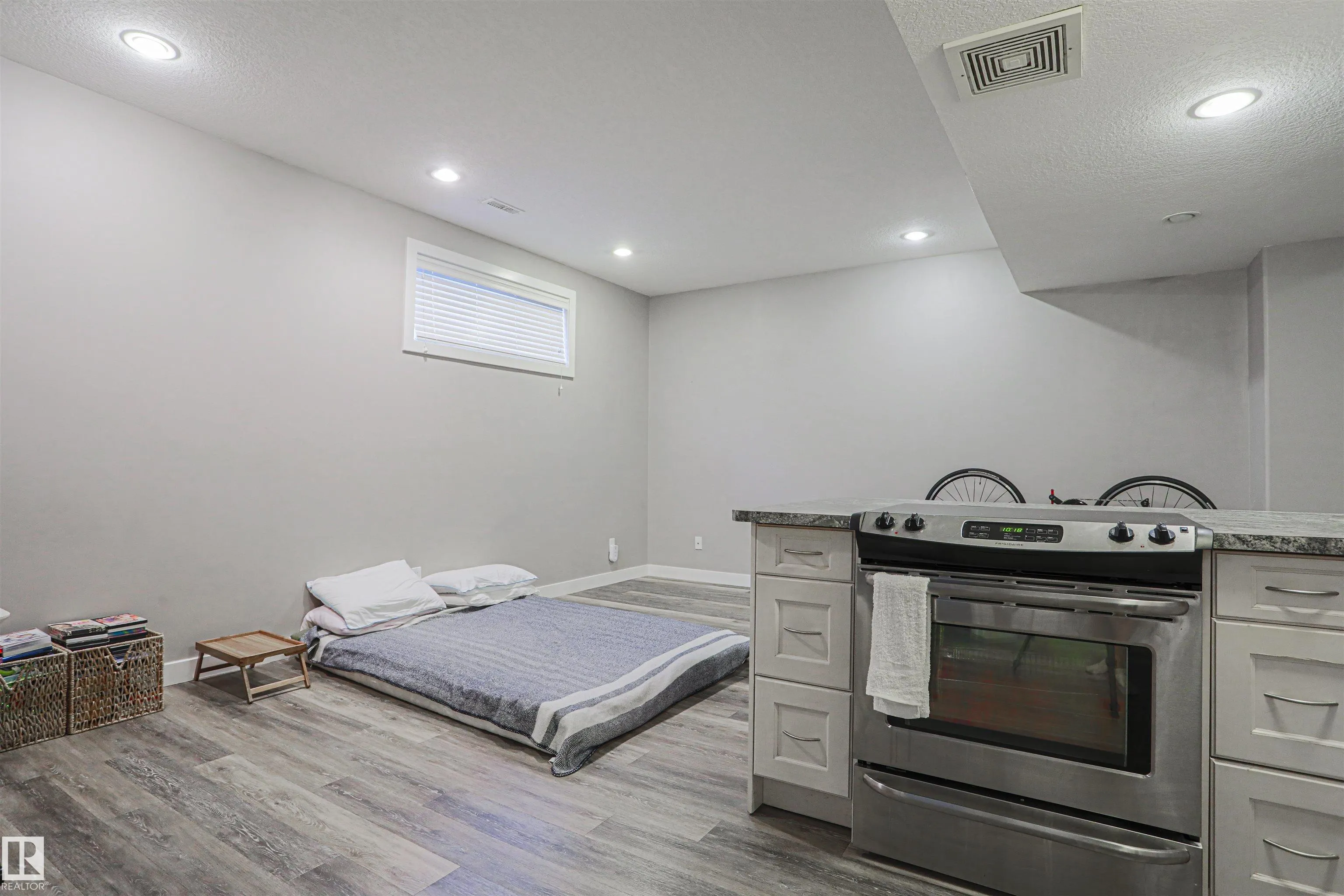 8804 100 Street