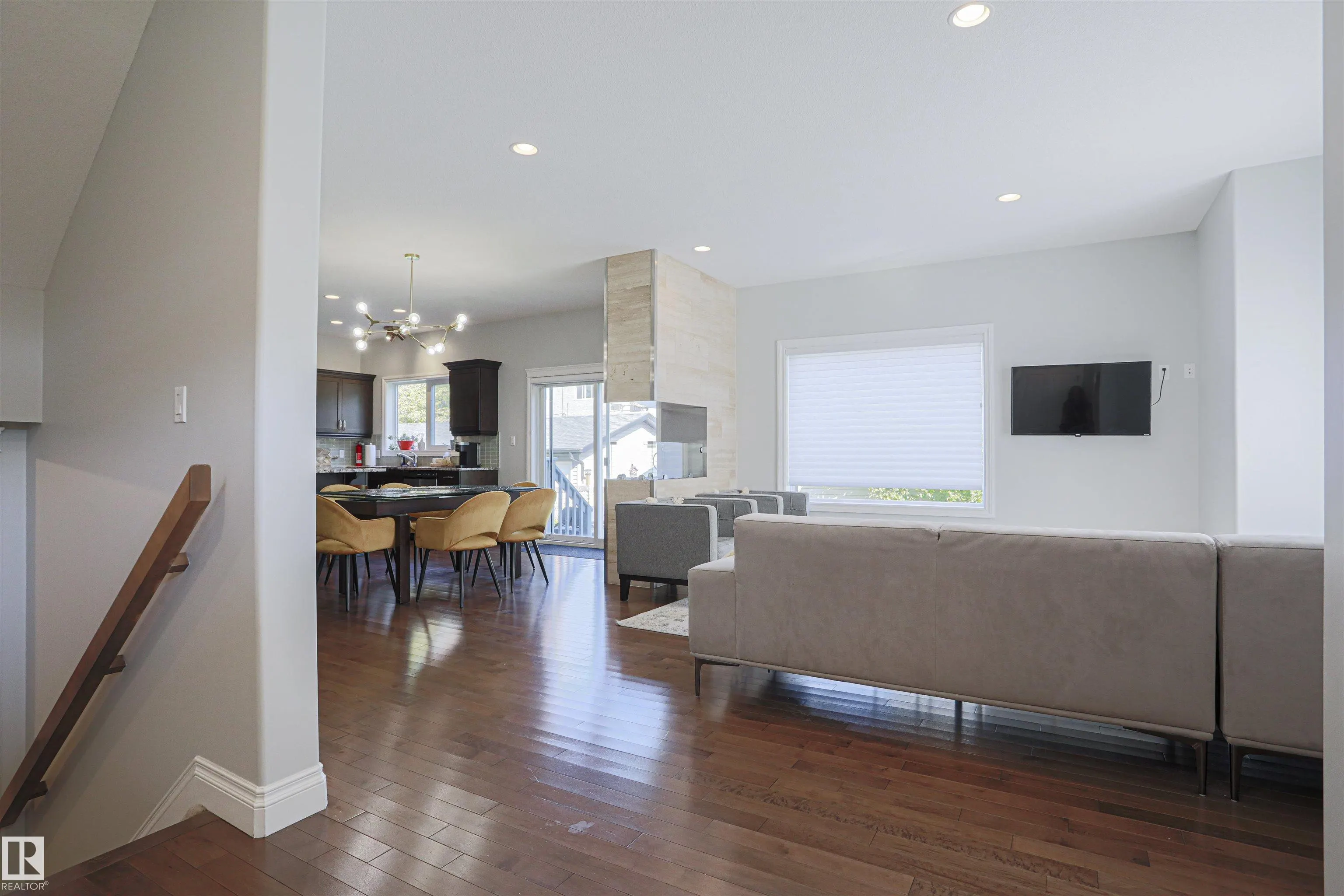 8804 100 Street